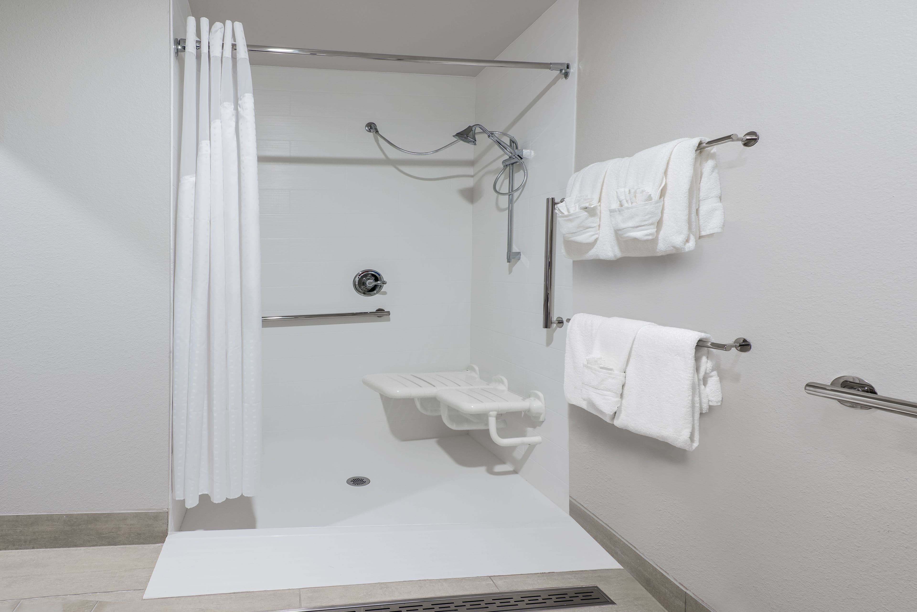 Holiday Inn Express & Suites Bryan - College Station — 16
