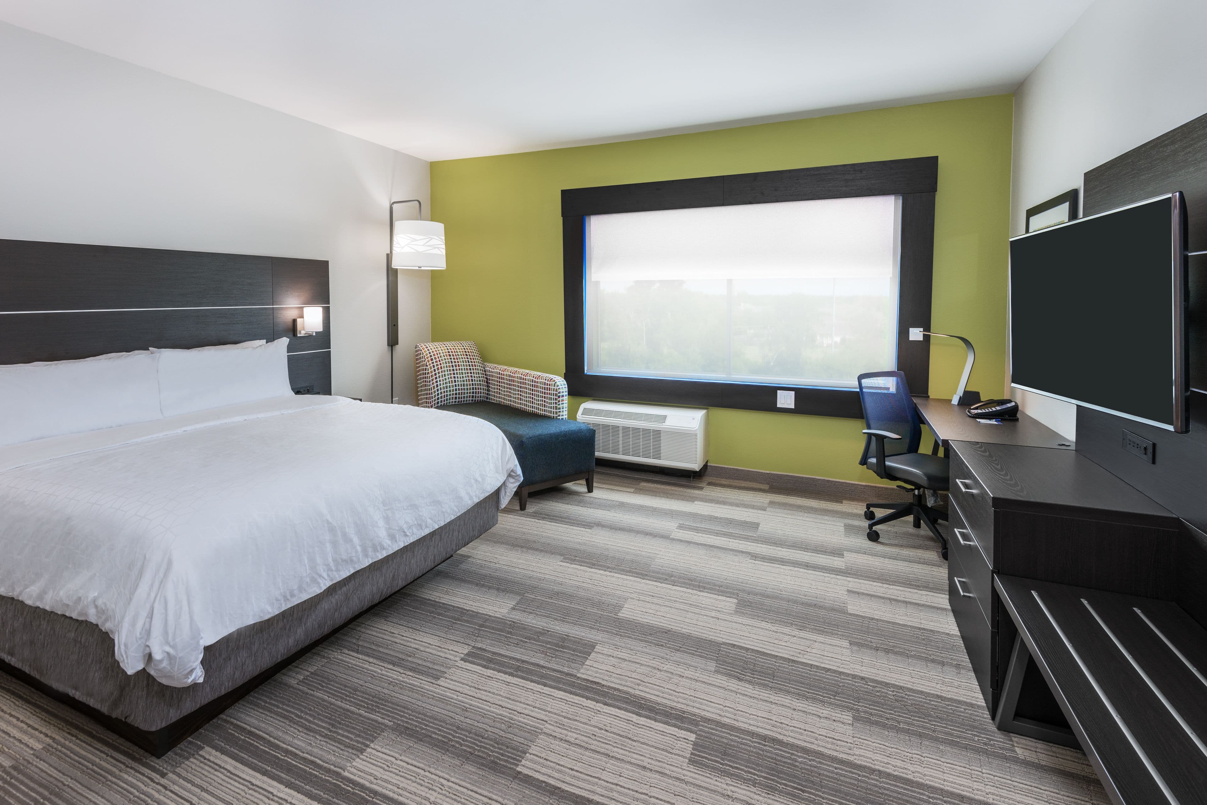 Holiday Inn Express & Suites Bryan - College Station — 14