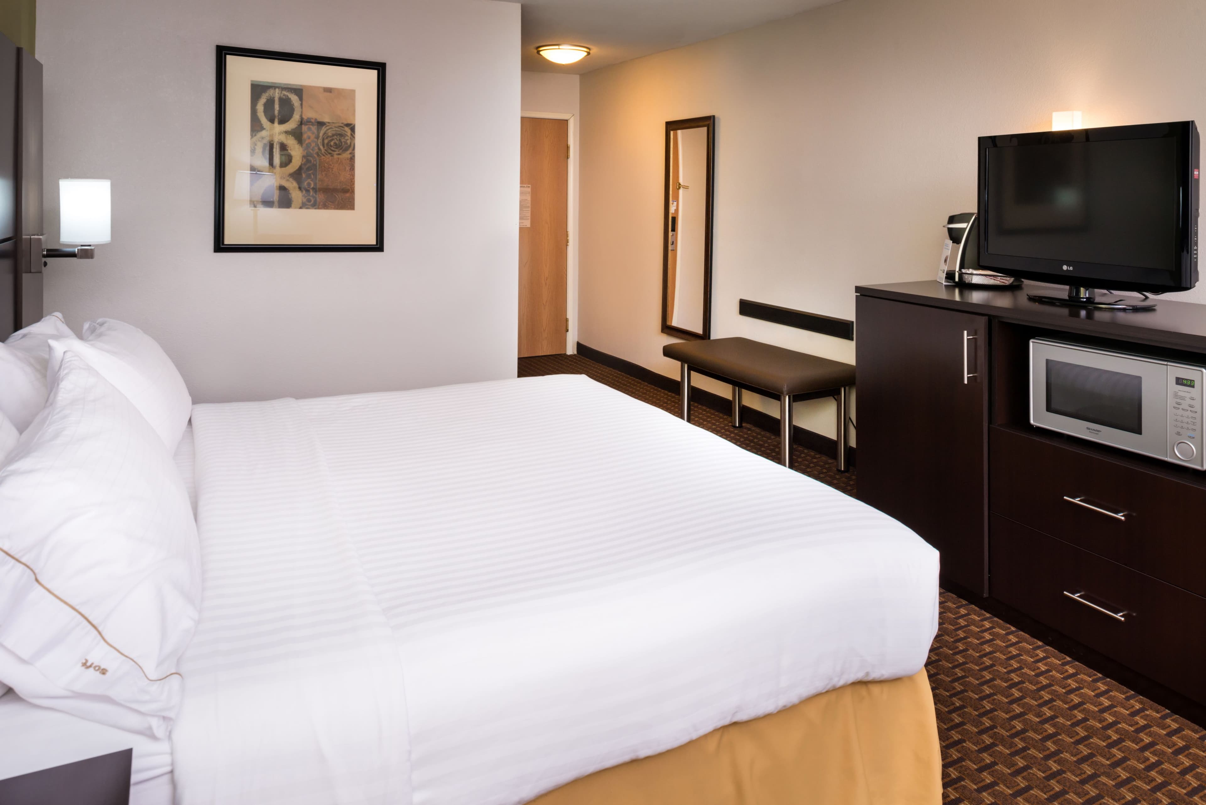 Holiday Inn Express & Suites Bucyrus — 13