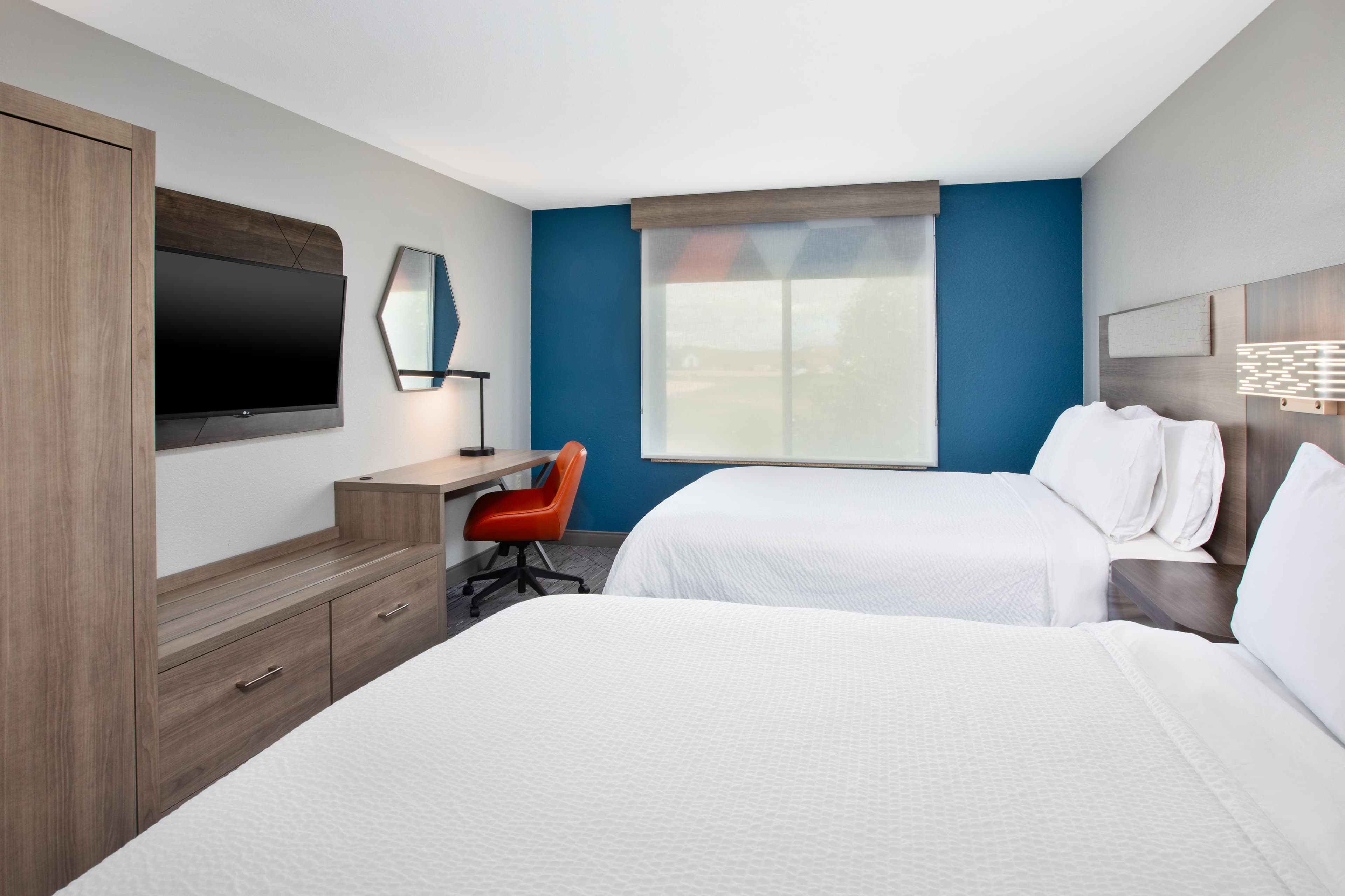 Holiday Inn Express & Suites Buffalo — 23