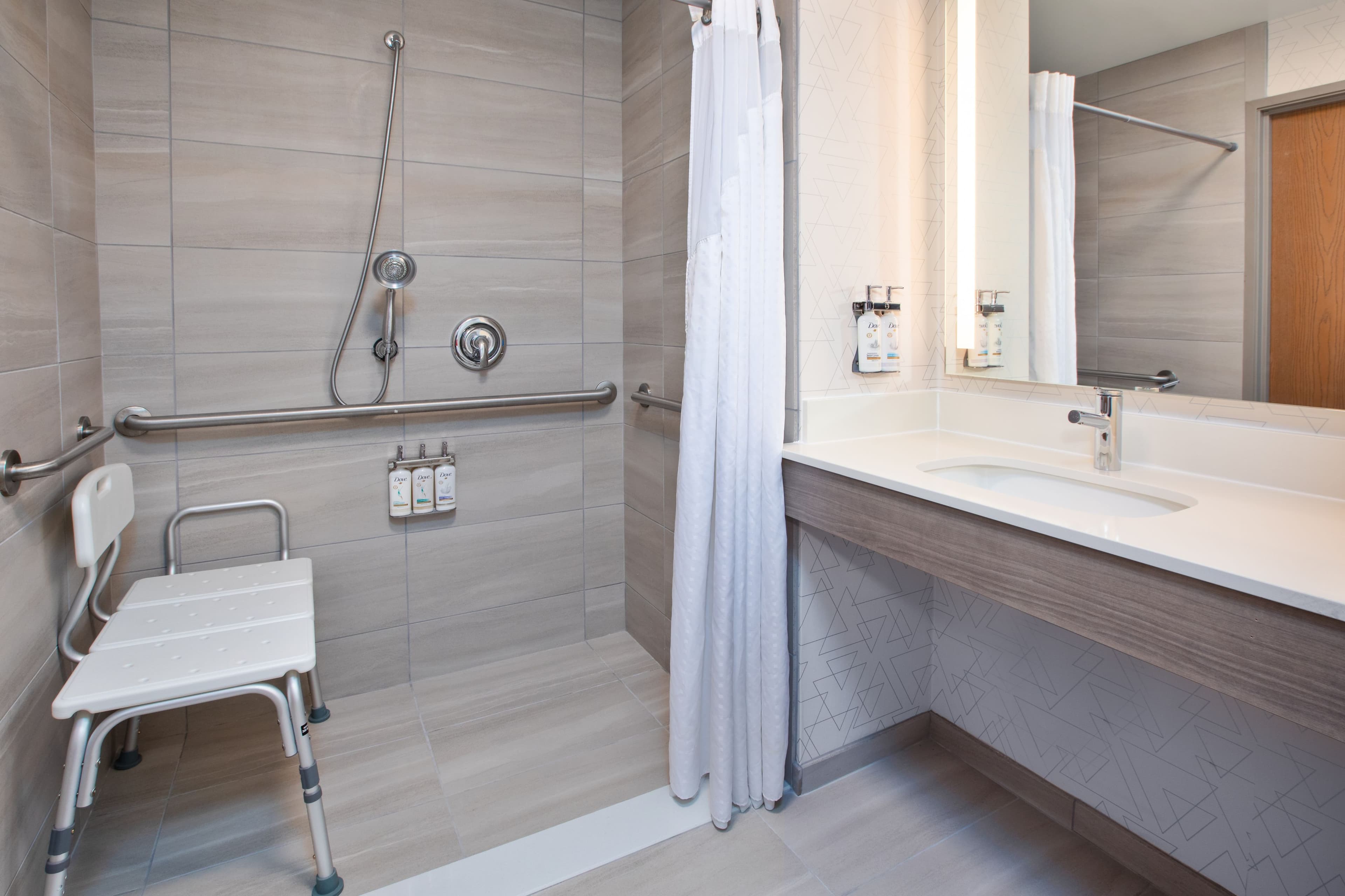 Holiday Inn Express & Suites Buffalo — 35