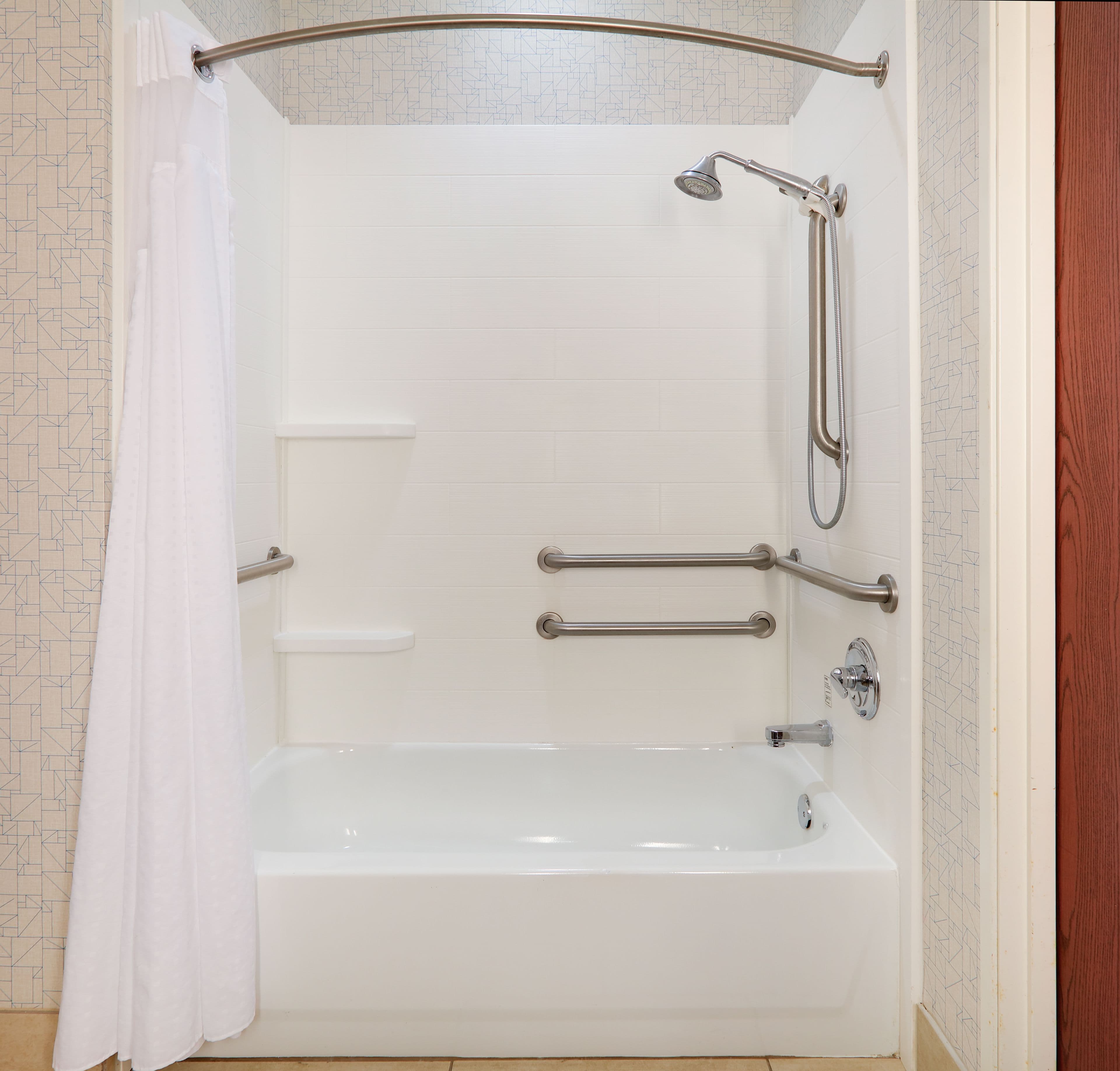 Holiday Inn Express & Suites Burleson/Ft. Worth — 7