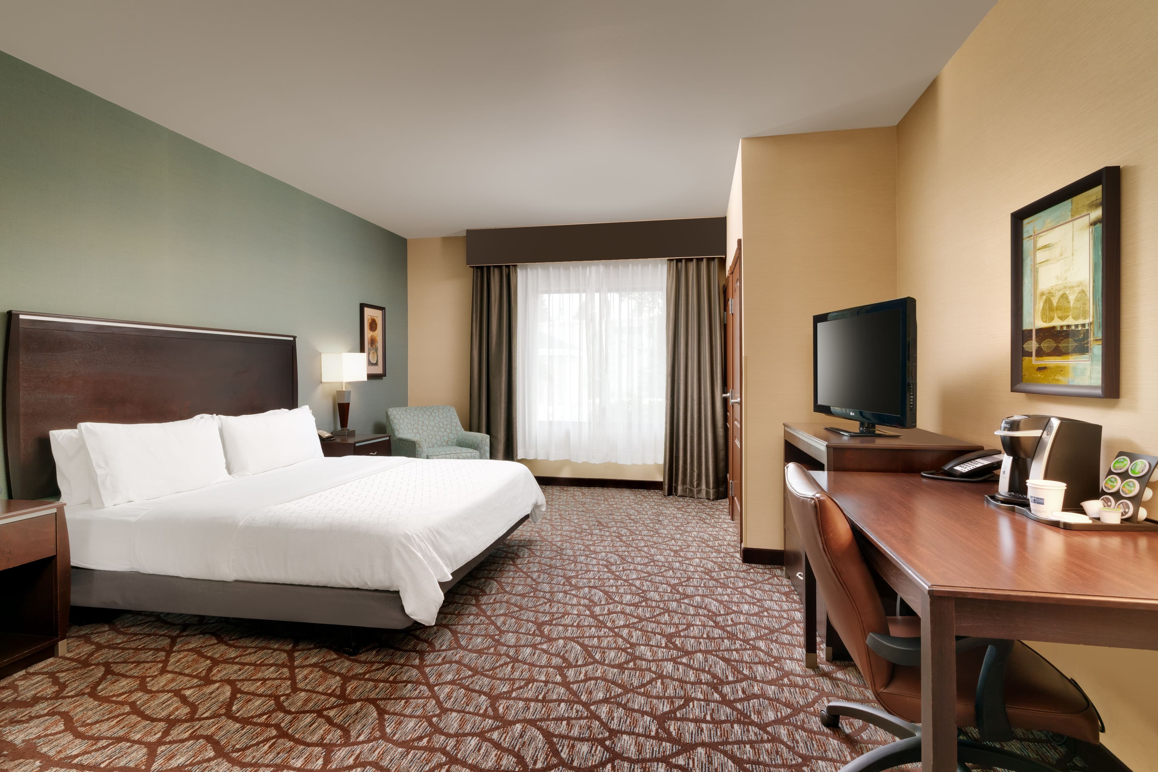 Holiday Inn Express & Suites Butte — 8
