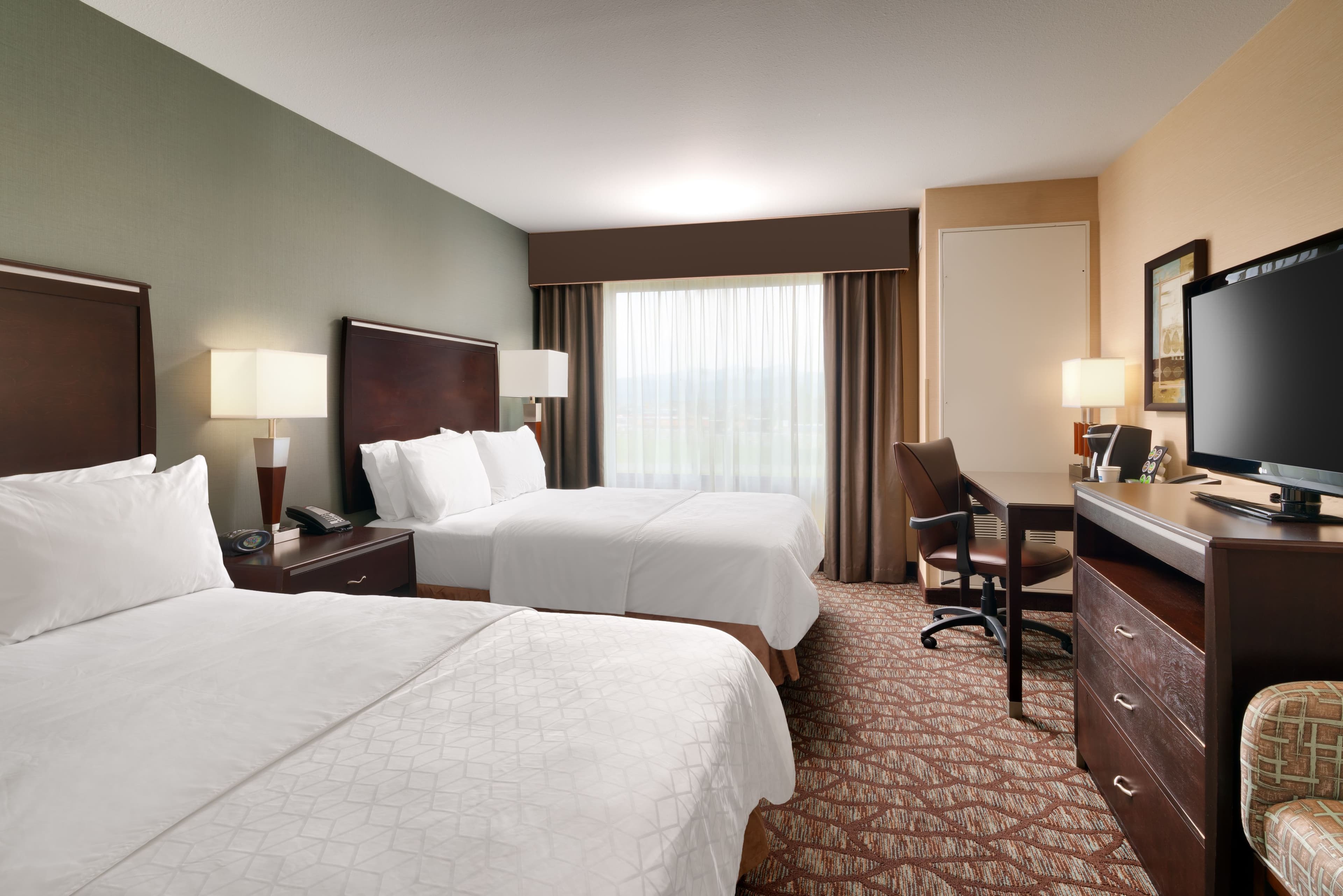 Holiday Inn Express & Suites Butte — 14