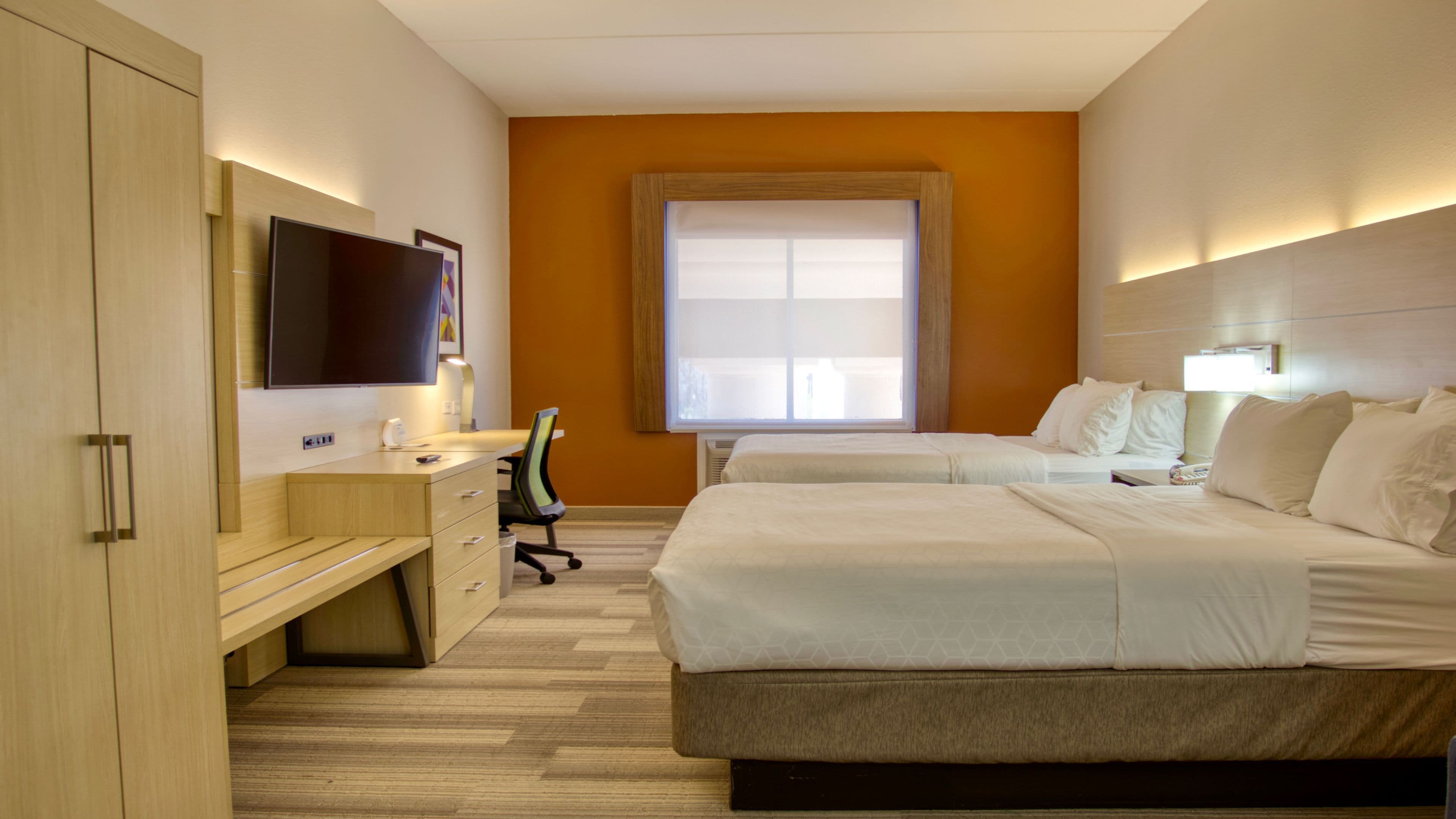 Holiday Inn Express & Suites Byram — 14