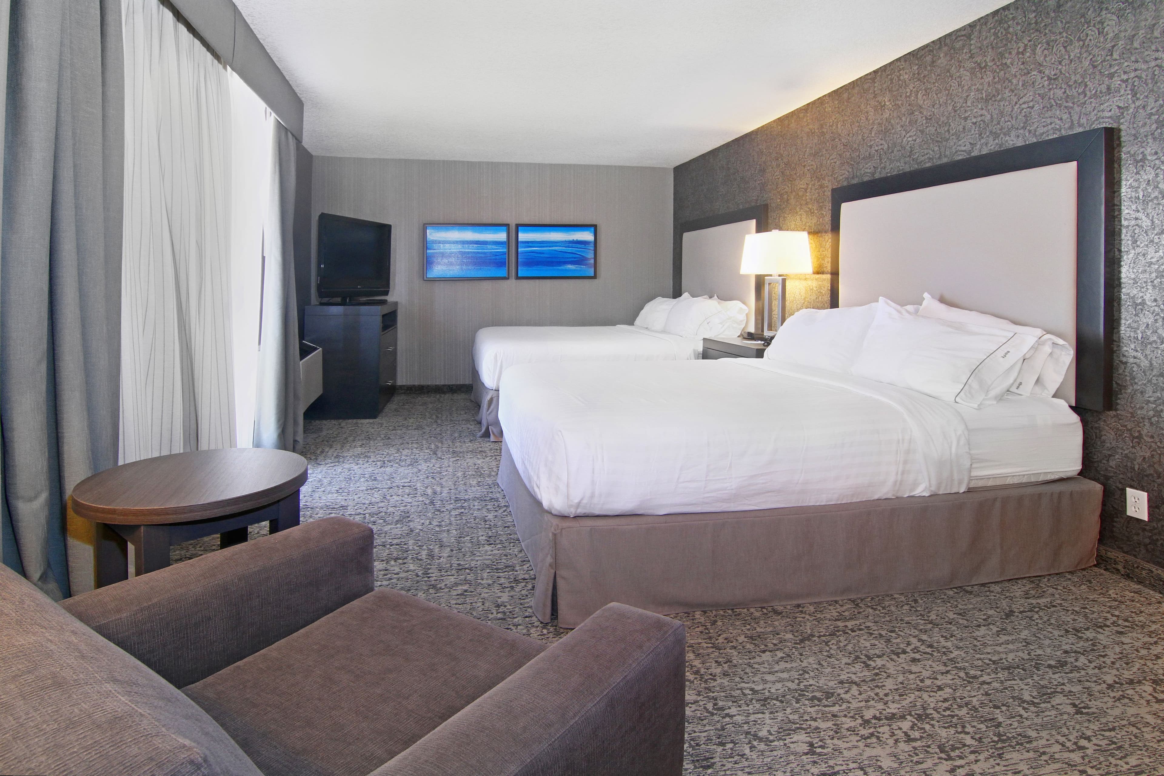 Holiday Inn Express & Suites Calgary — 18
