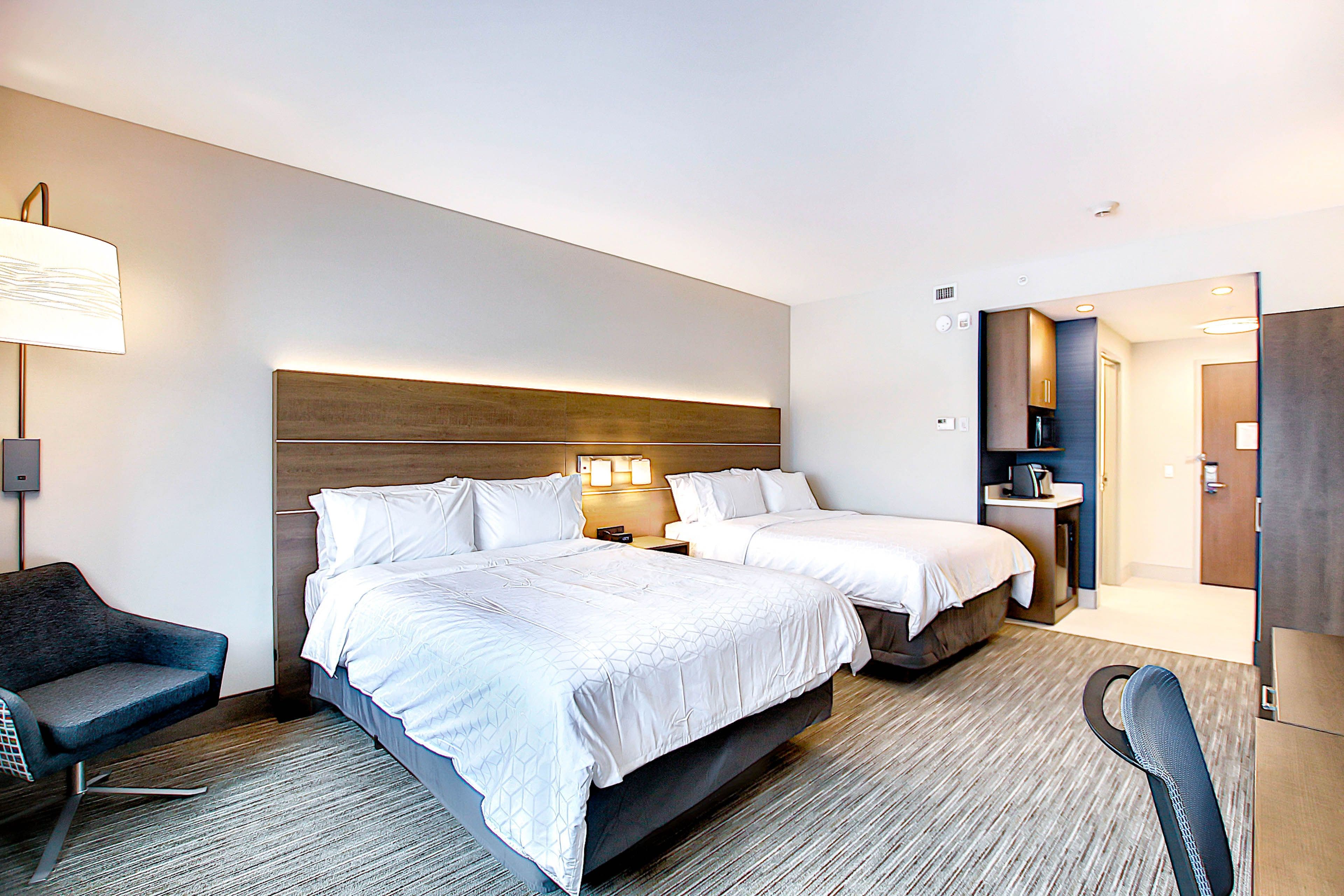 Holiday Inn Express & Suites Calgary Airport Trail NE — 13