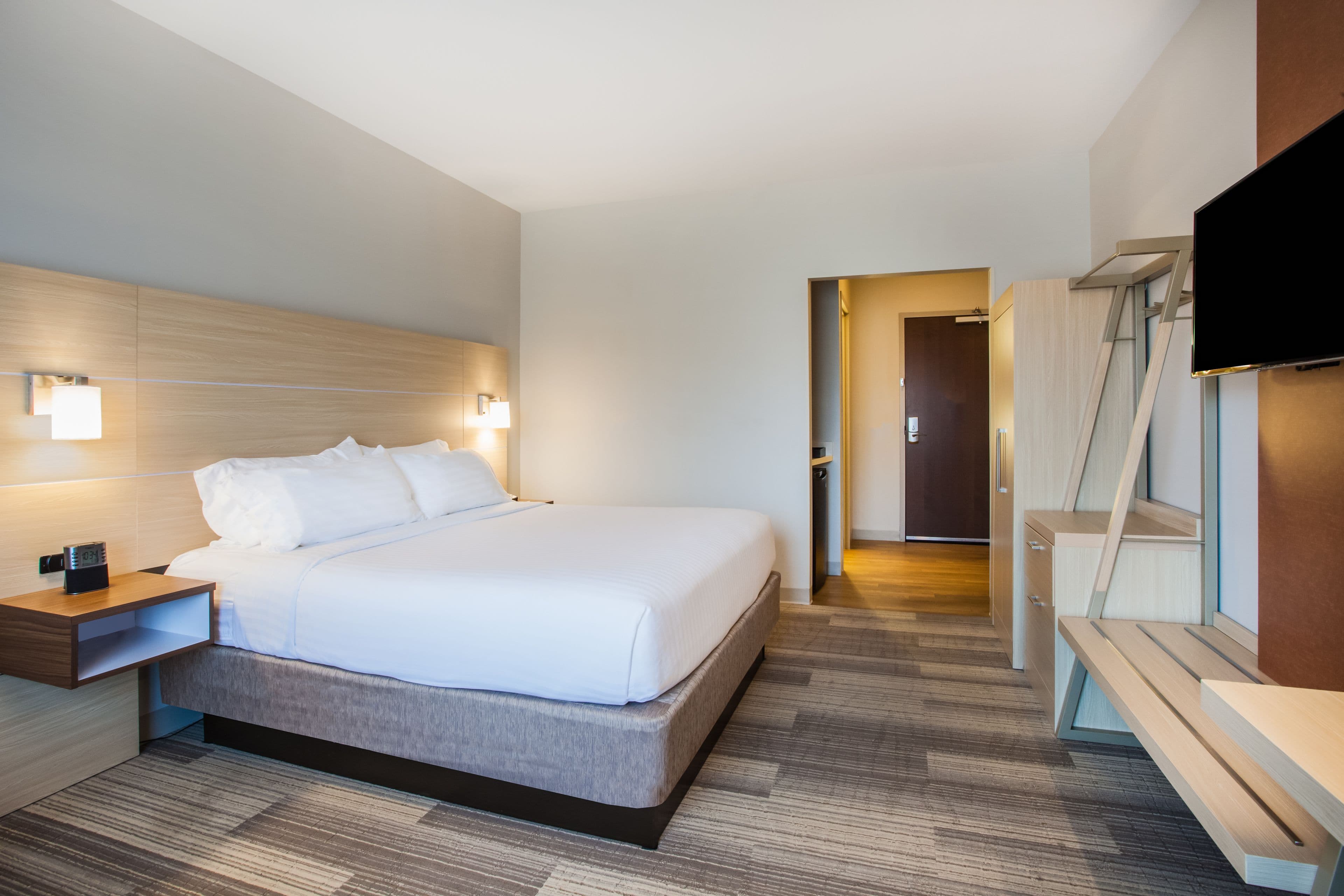 Holiday Inn Express & Suites Lexington Park-California — 15