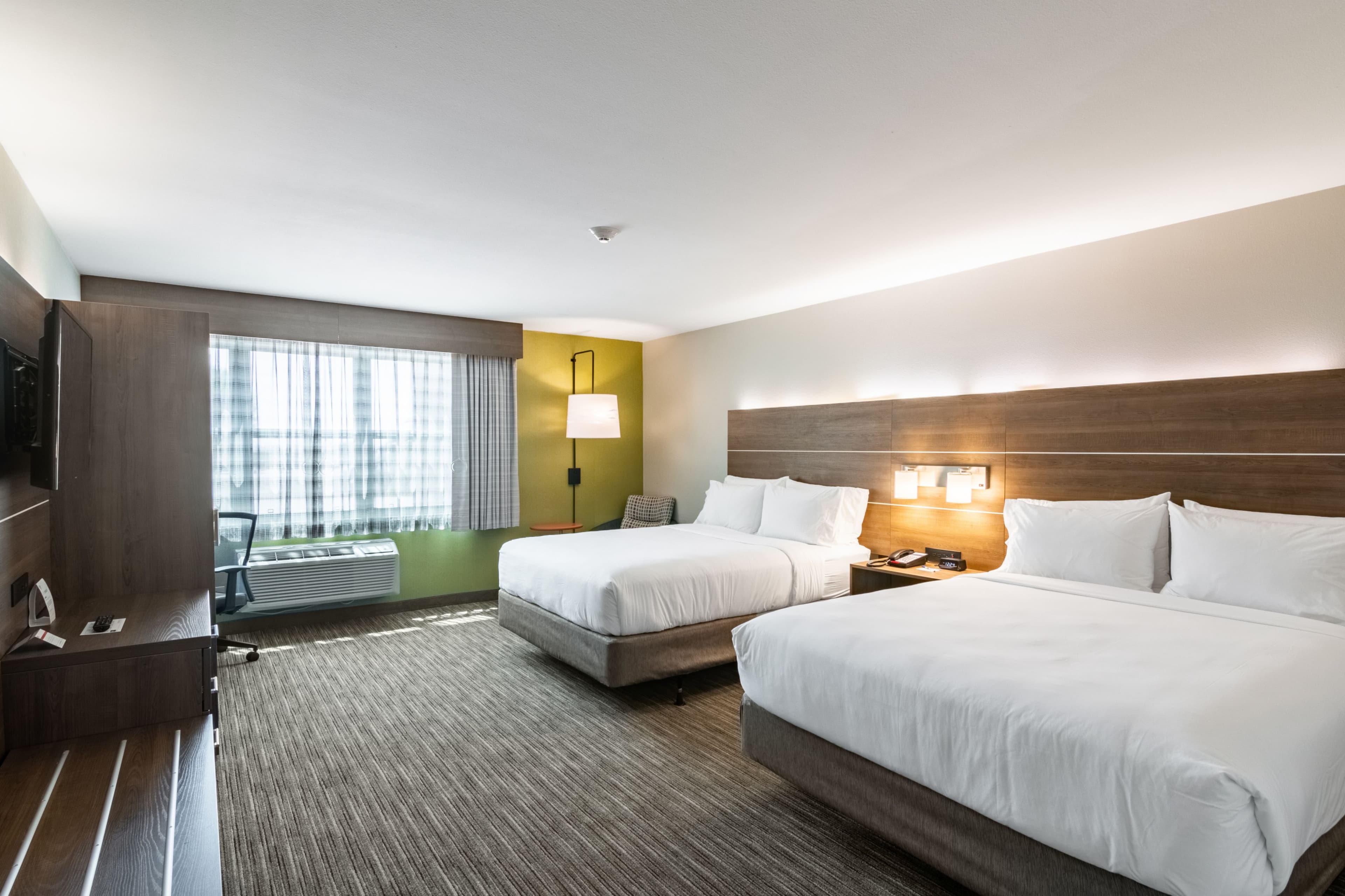 Holiday Inn Express & Suites Camarillo - Image 3