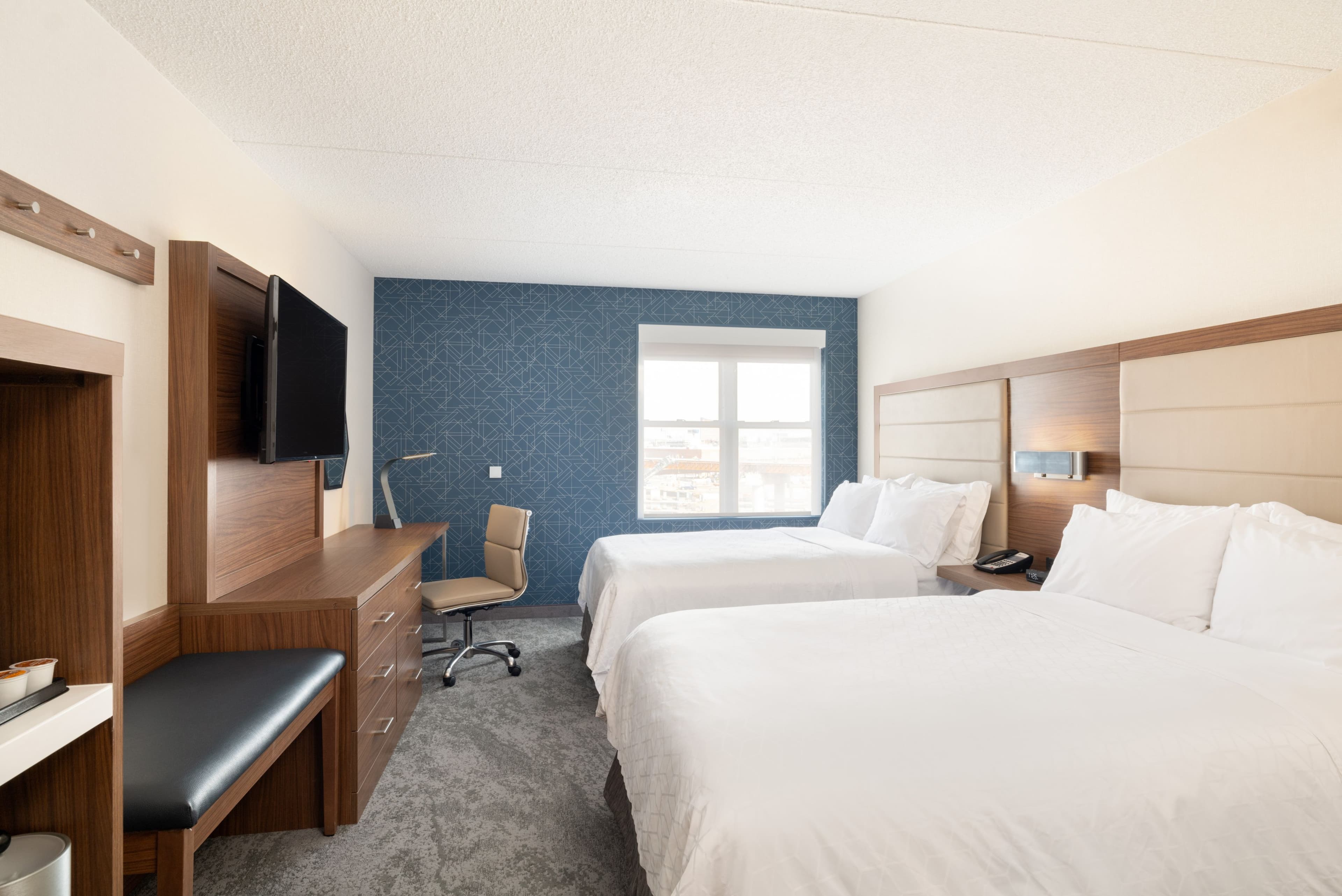 Holiday Inn Express & Suites Boston - Cambridge — 82