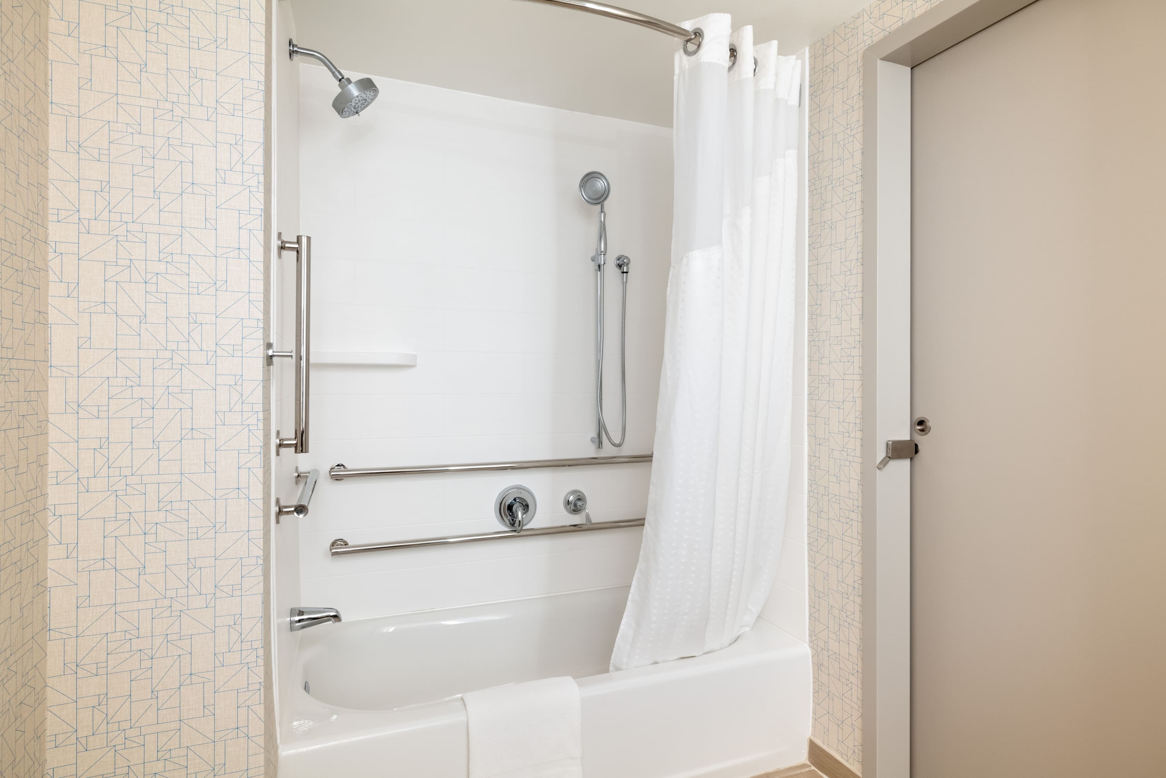 Holiday Inn Express & Suites Boston - Cambridge — 74