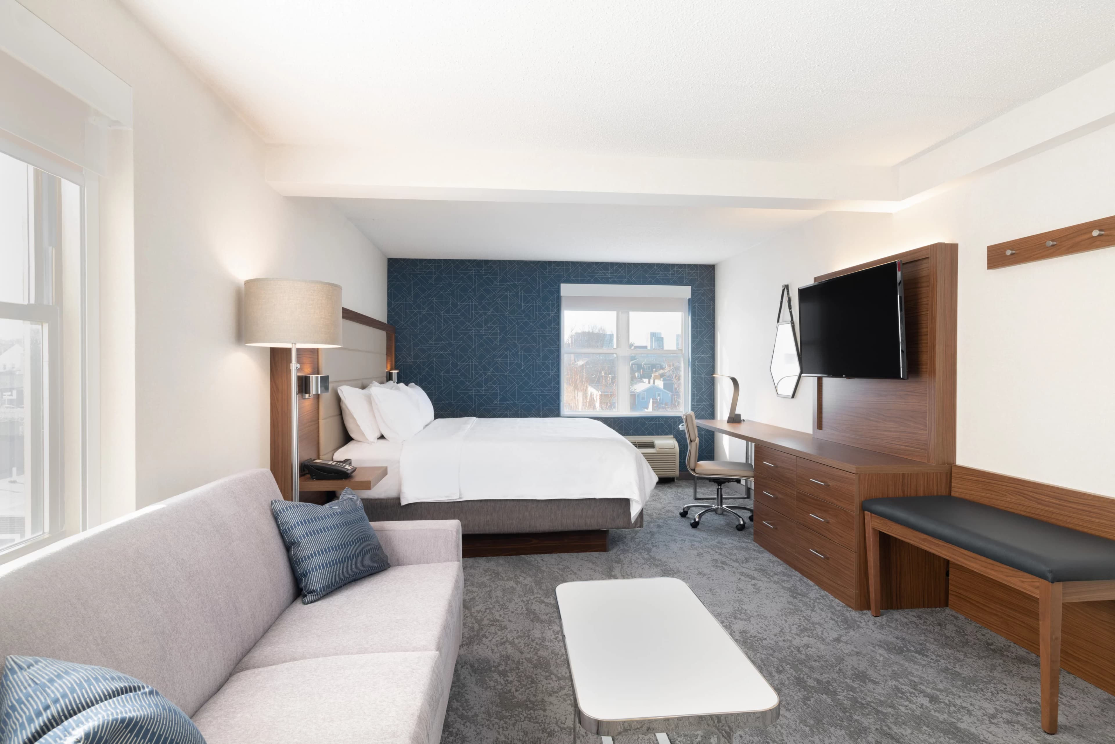 Holiday Inn Express & Suites Boston - Cambridge — 92