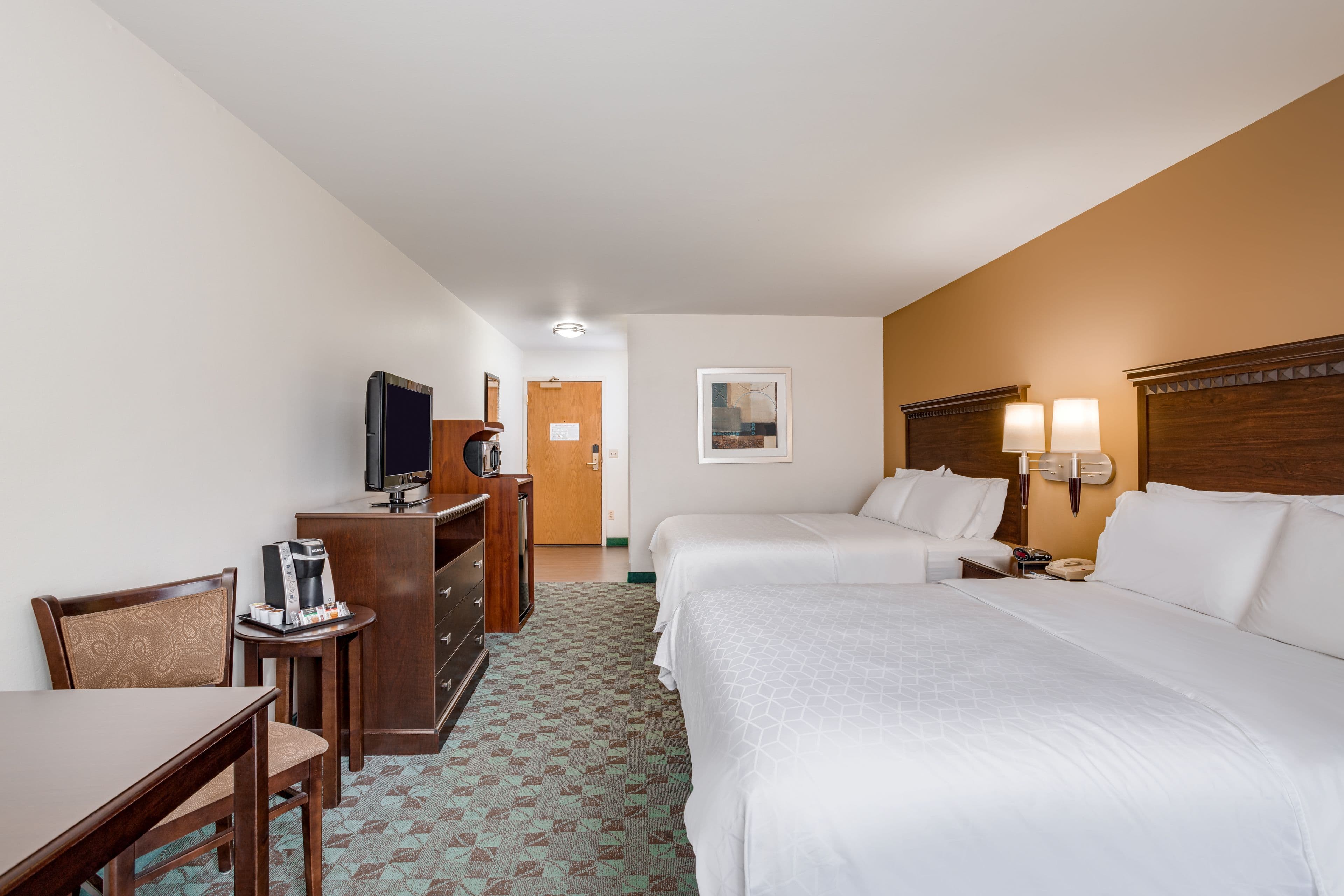 Holiday Inn Express & Suites Canton — 7