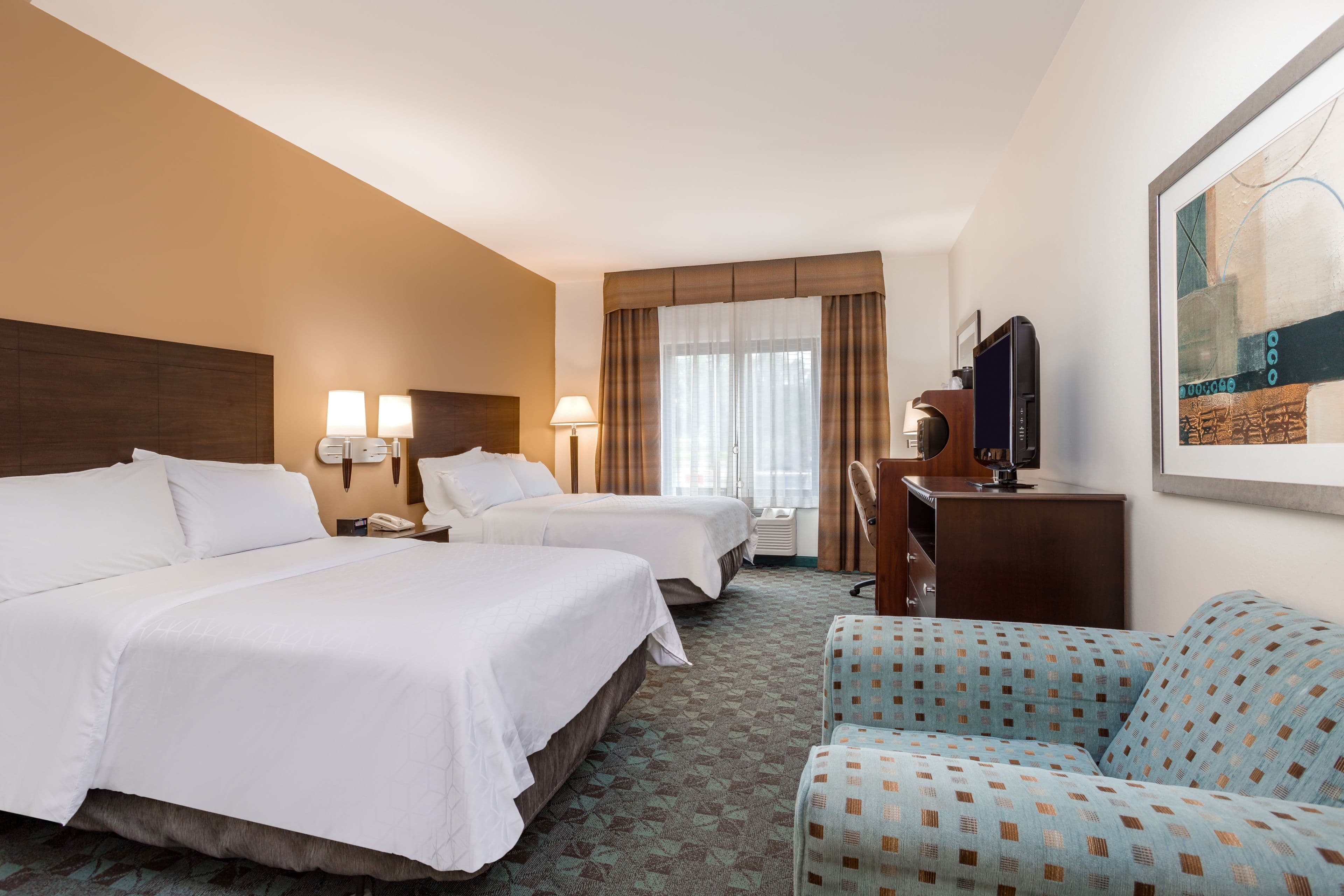 Holiday Inn Express & Suites Canton — 8