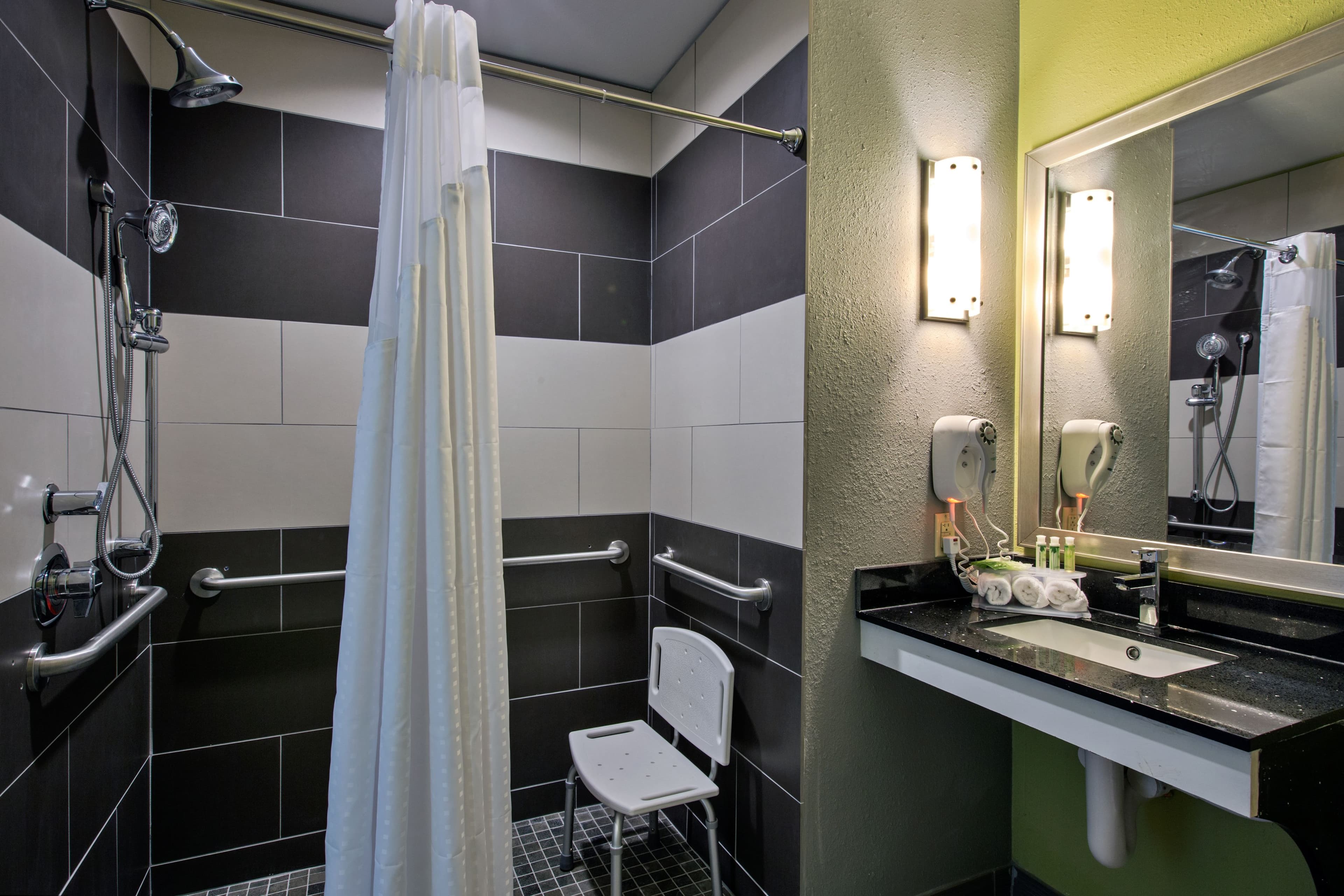 Holiday Inn Express & Suites Carlisle - Harrisburg Area — 9