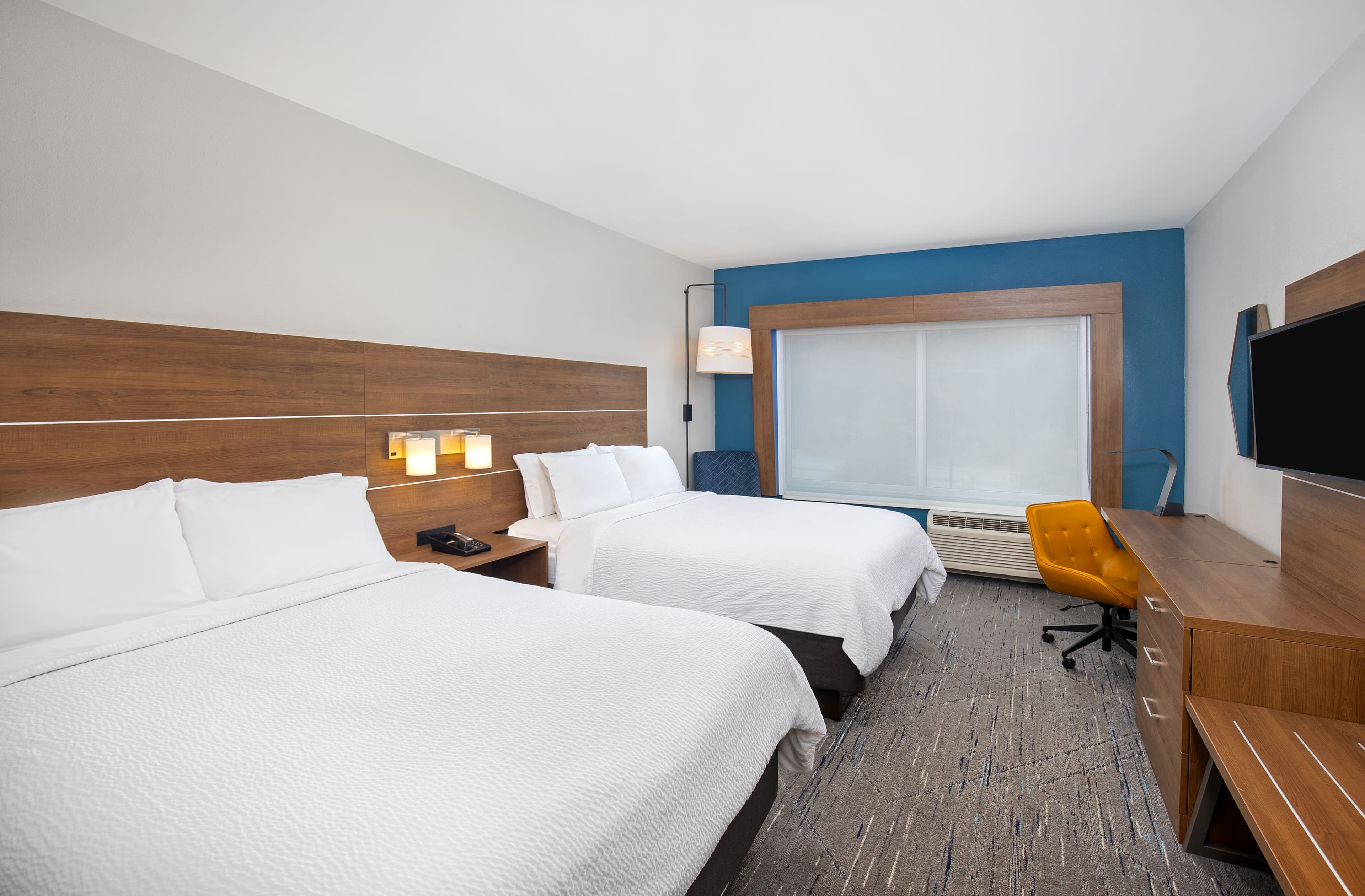 Holiday Inn Express & Suites Carrollton West — 14
