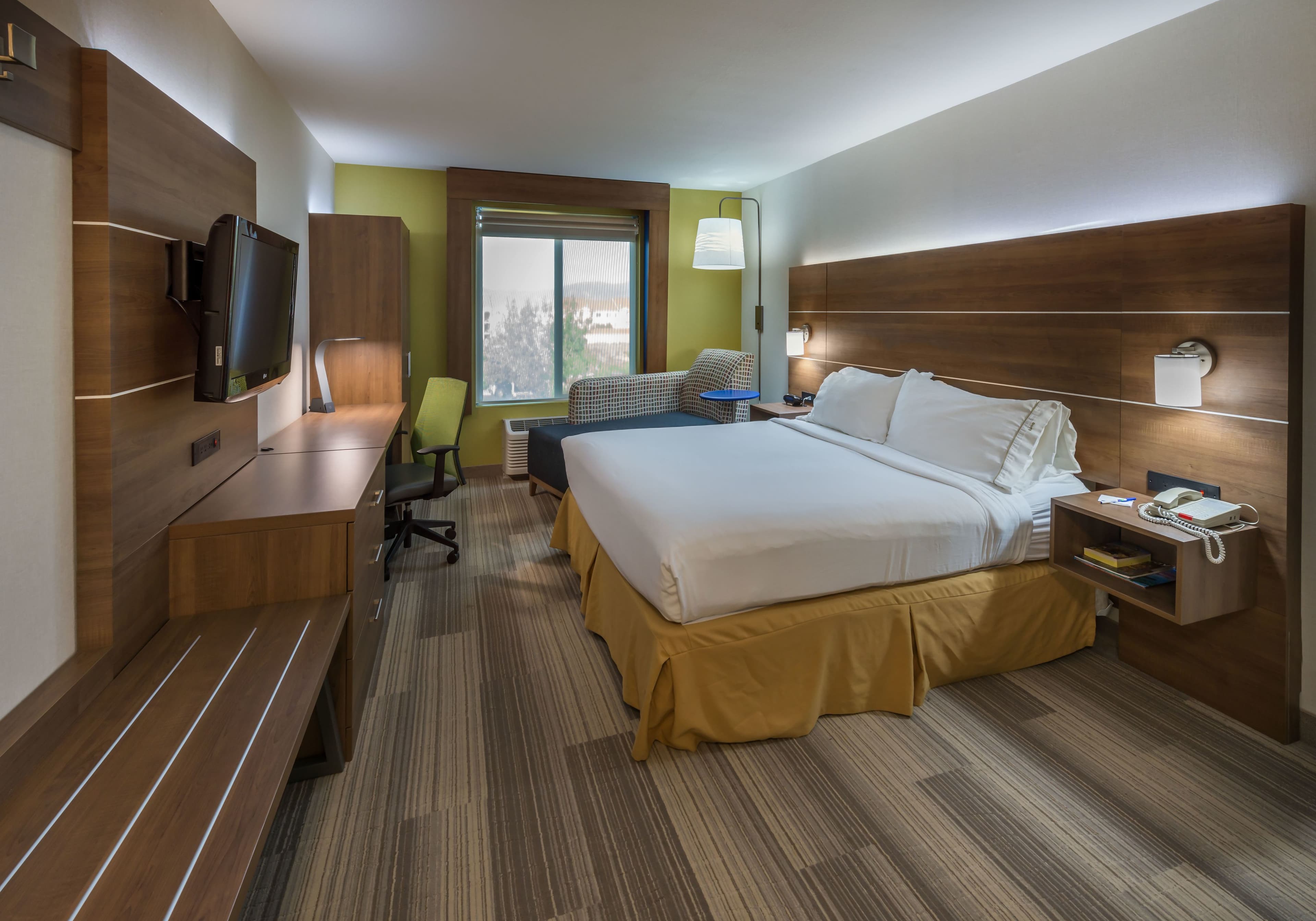 Holiday Inn Express & Suites Carson City — 10