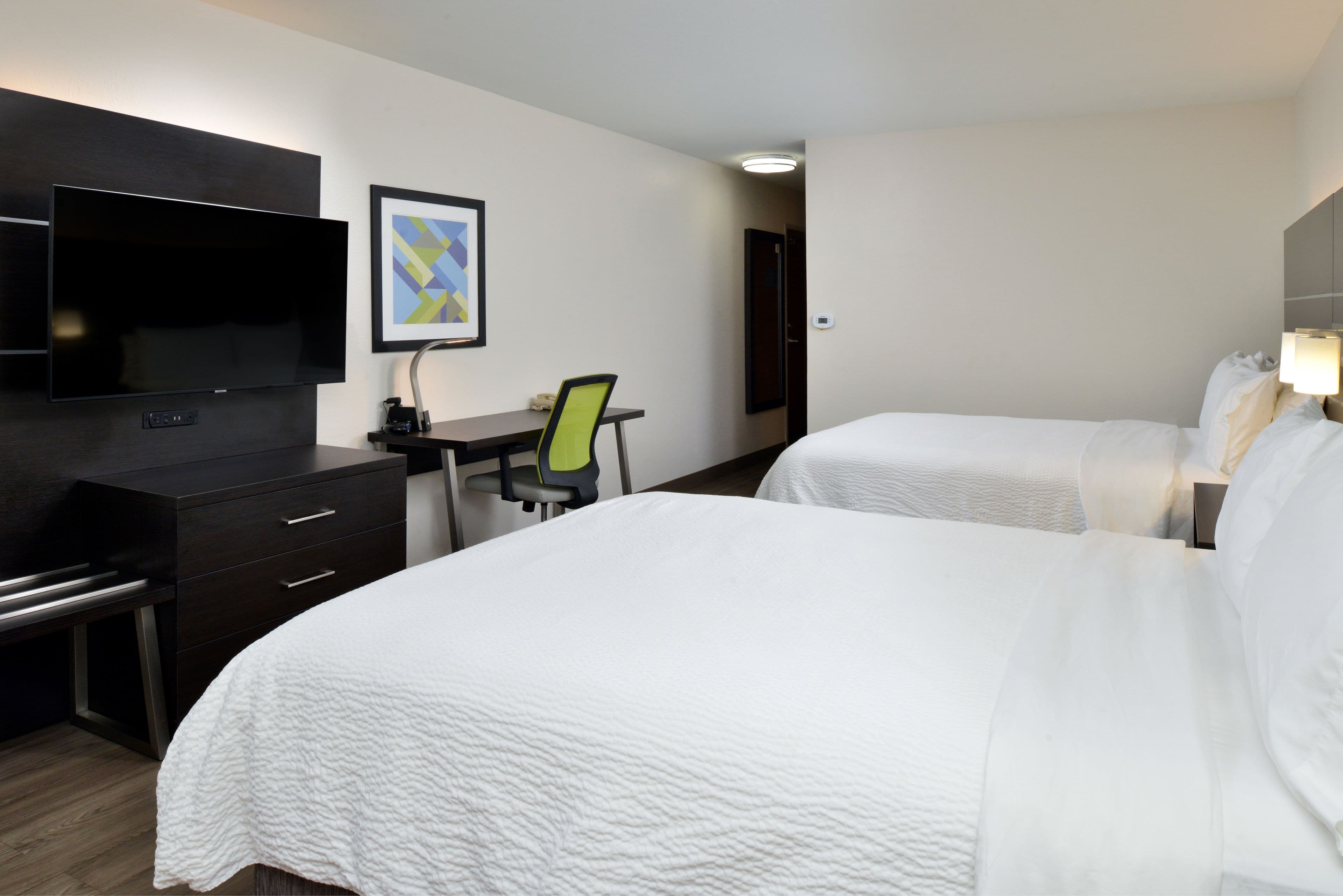 Holiday Inn Express & Suites Carthage — 16