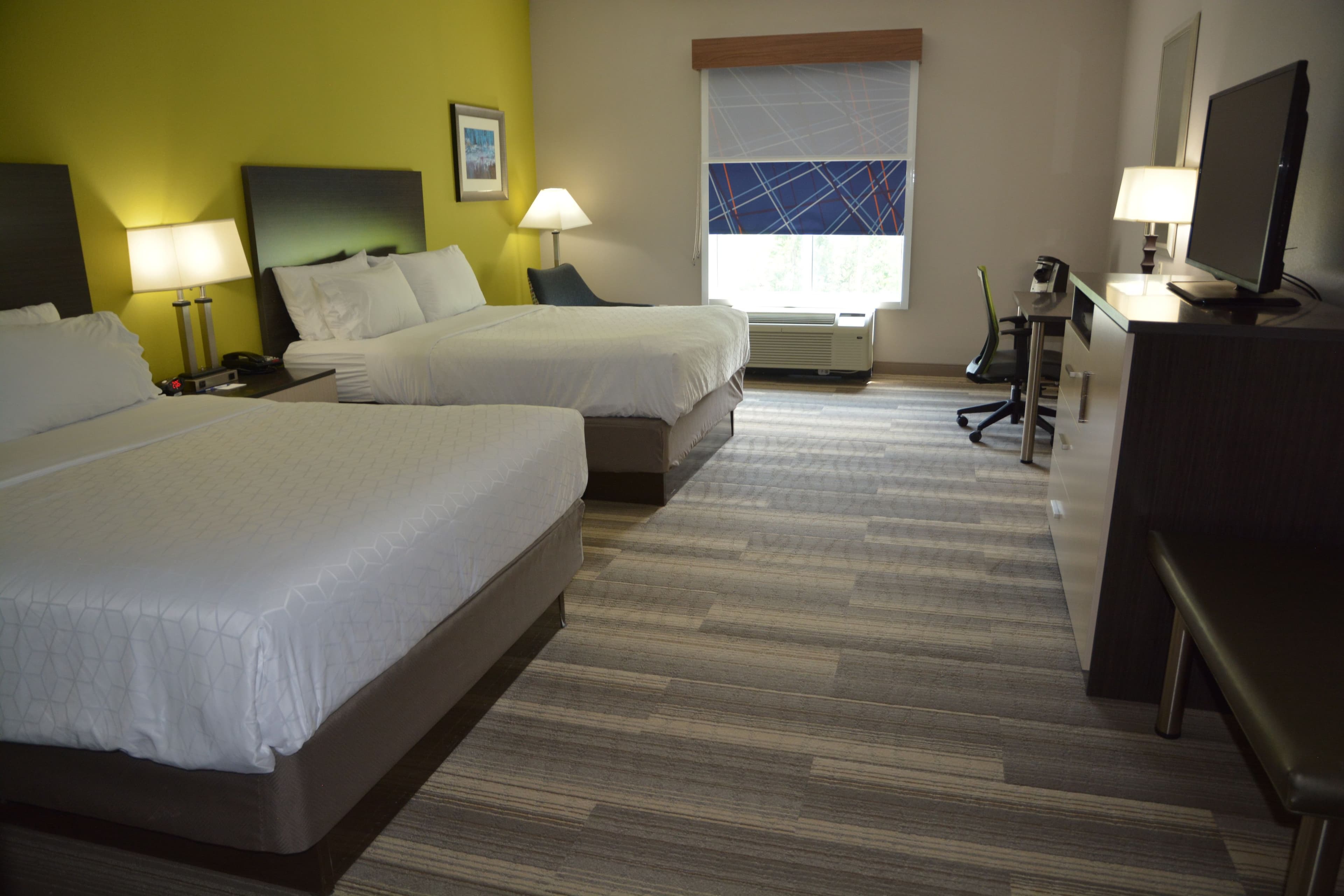 Holiday Inn Express & Suites Caryville — 7