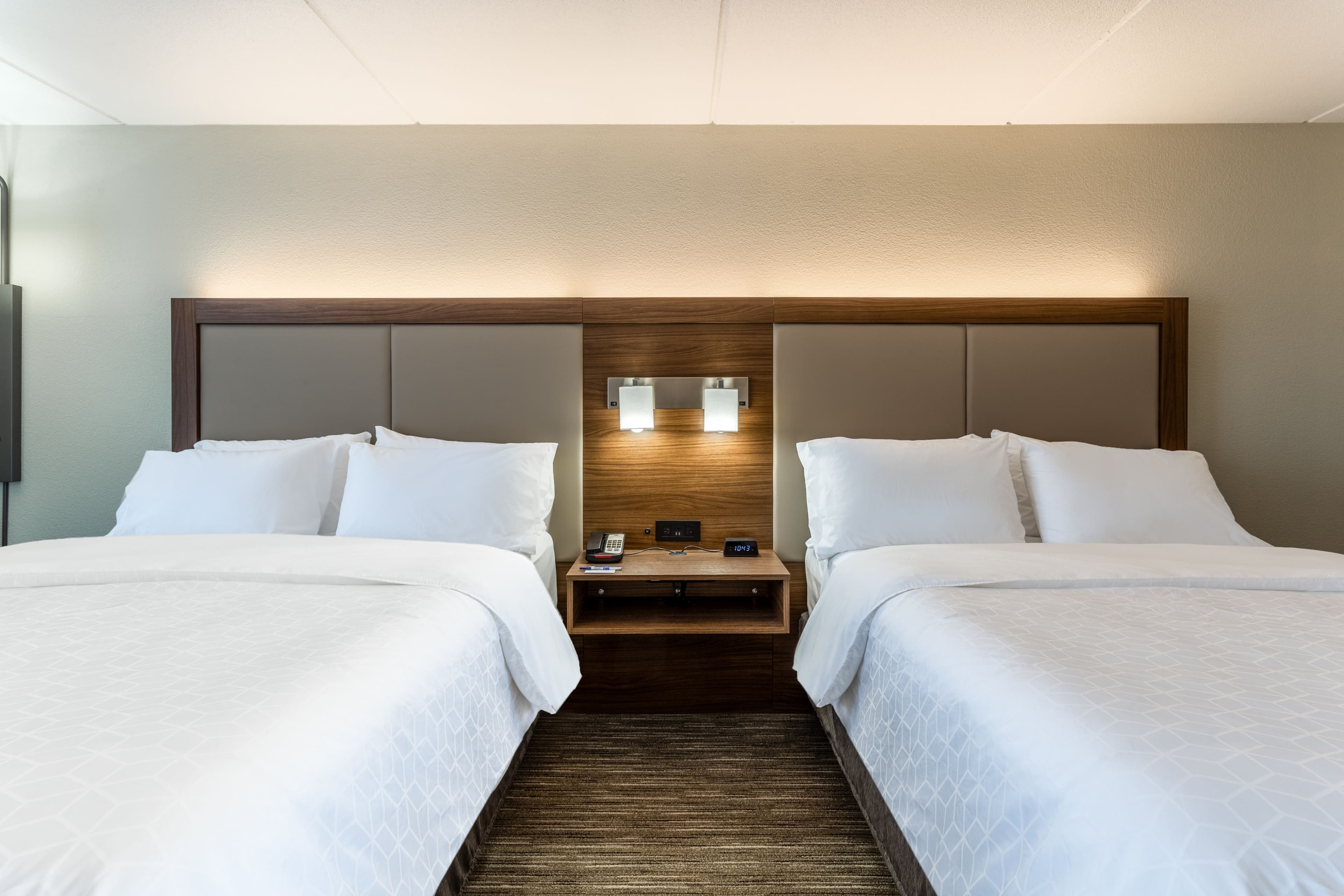Holiday Inn Express & Suites Cedar Falls - Waterloo — 13