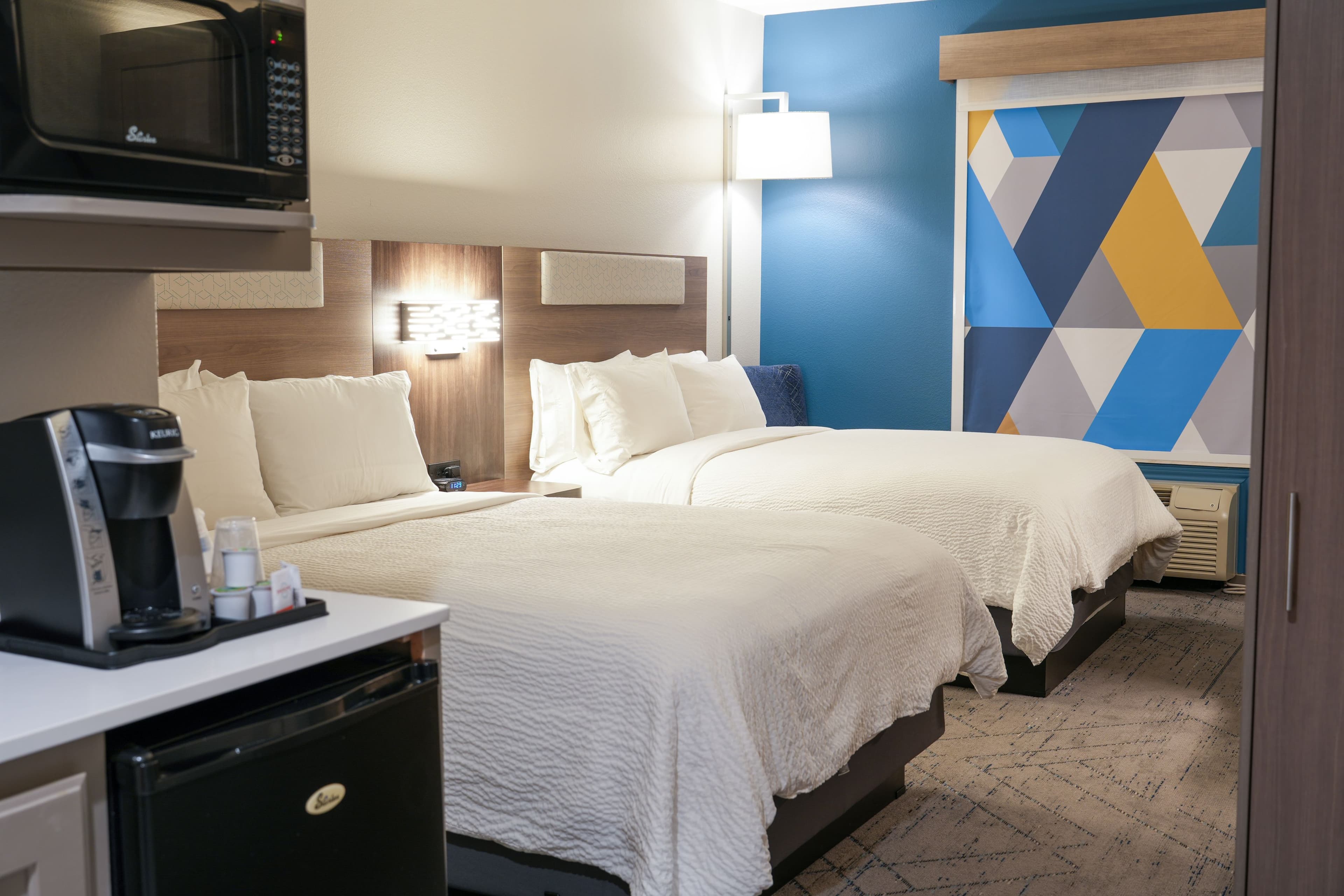 Holiday Inn Express & Suites Dallas Southwest-Cedar Hill — 36