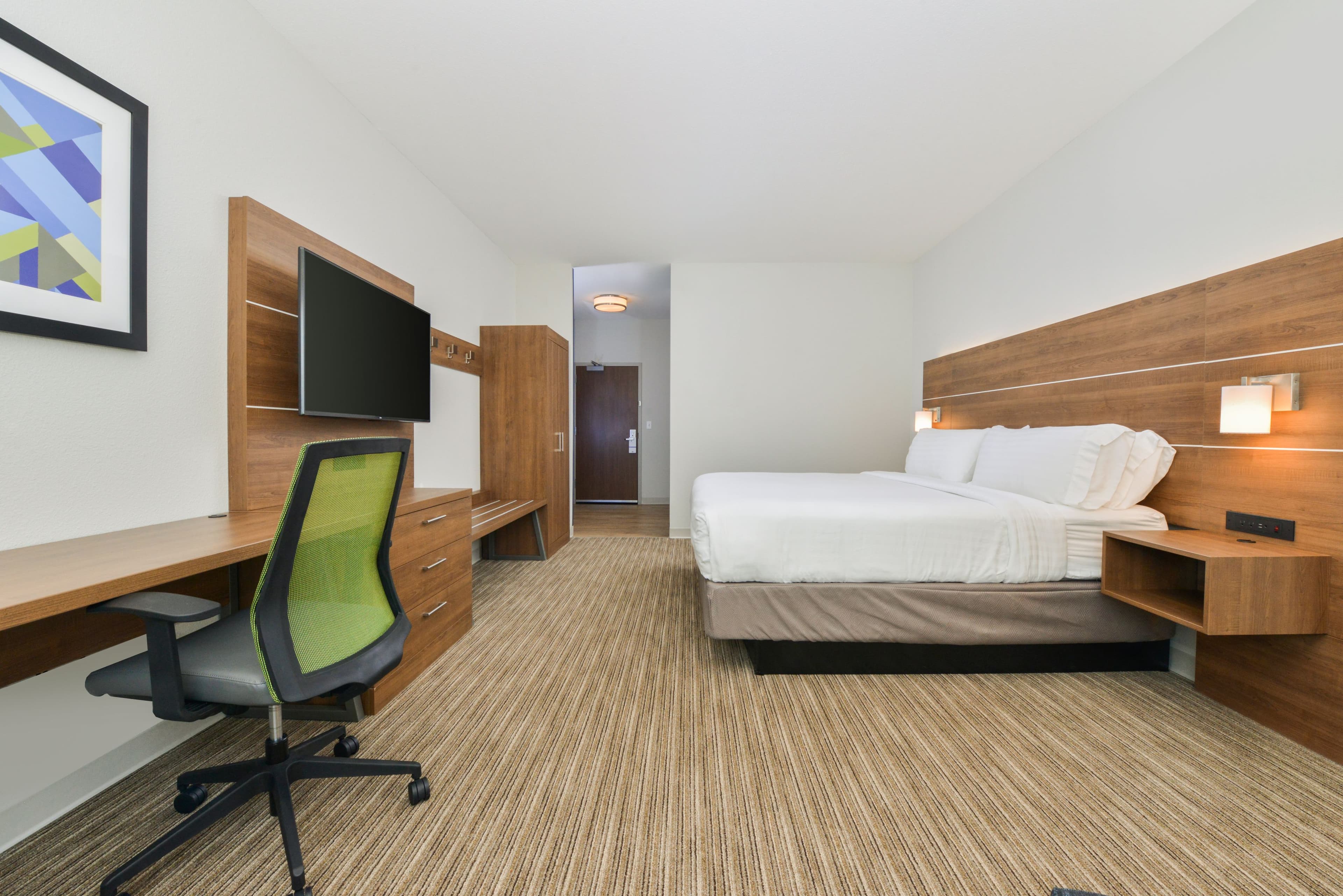 Holiday Inn Express & Suites Chadron - Image 2