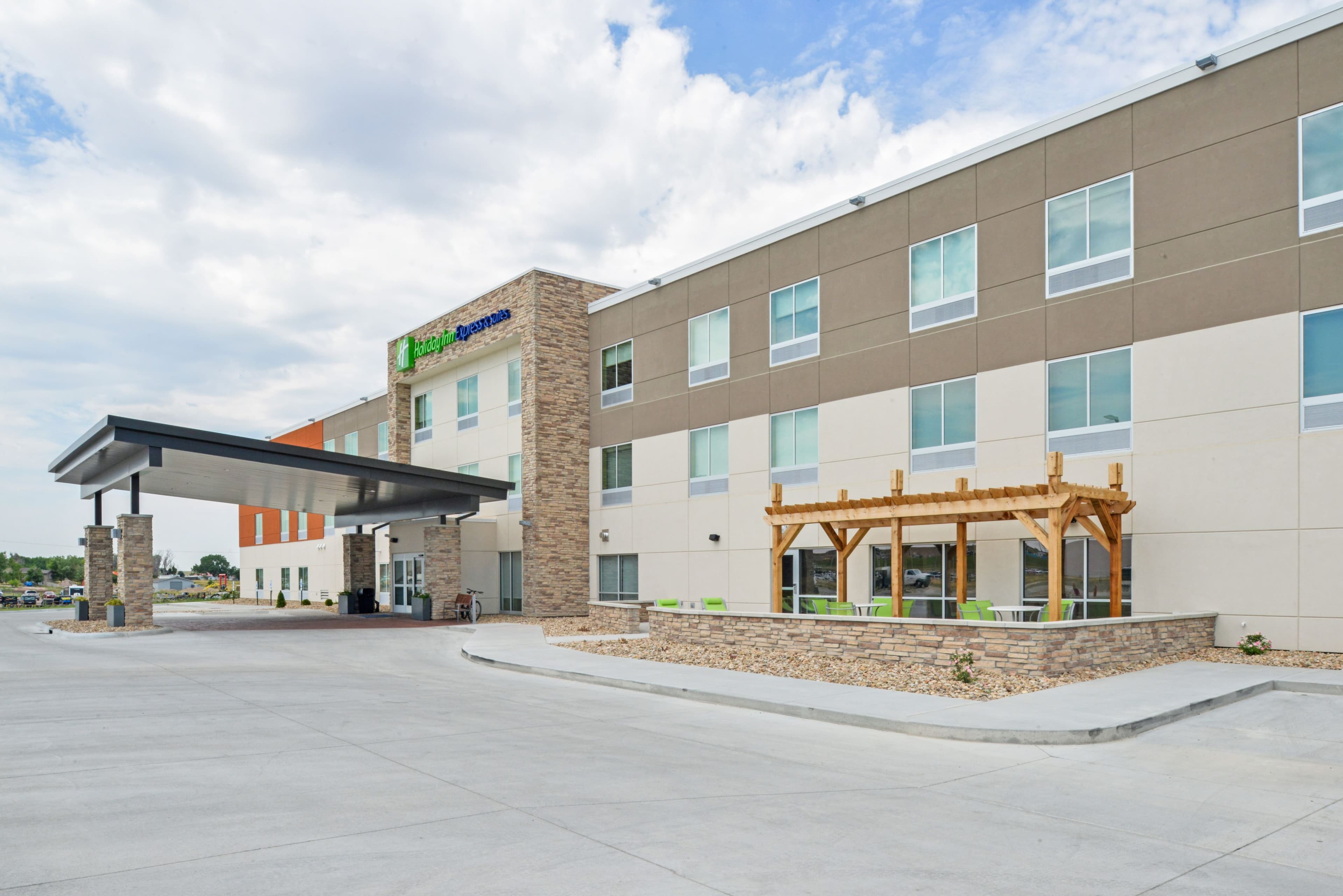 Holiday Inn Express & Suites Chadron - Image 1