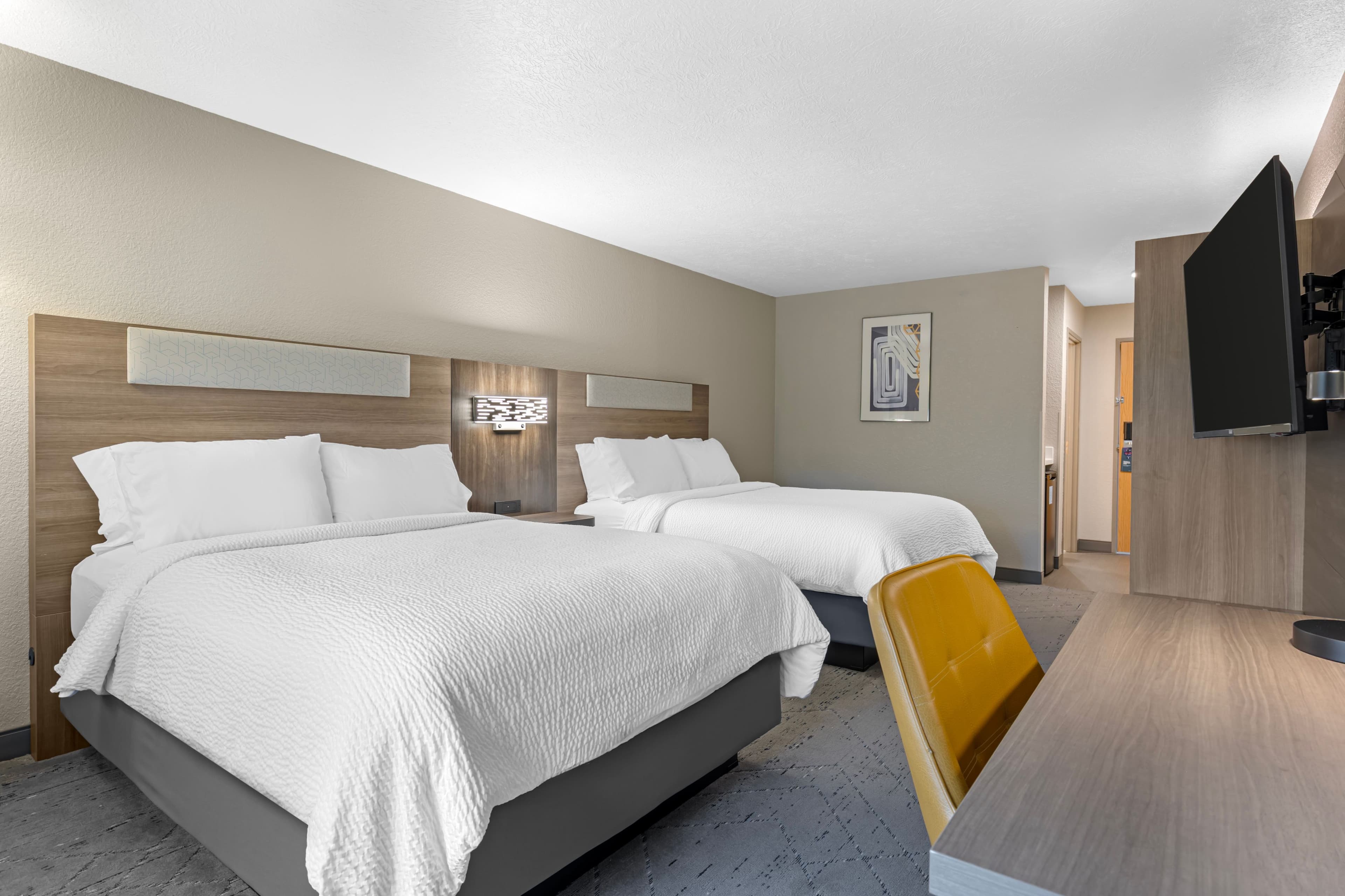 Holiday Inn Express & Suites Charlotte — 47