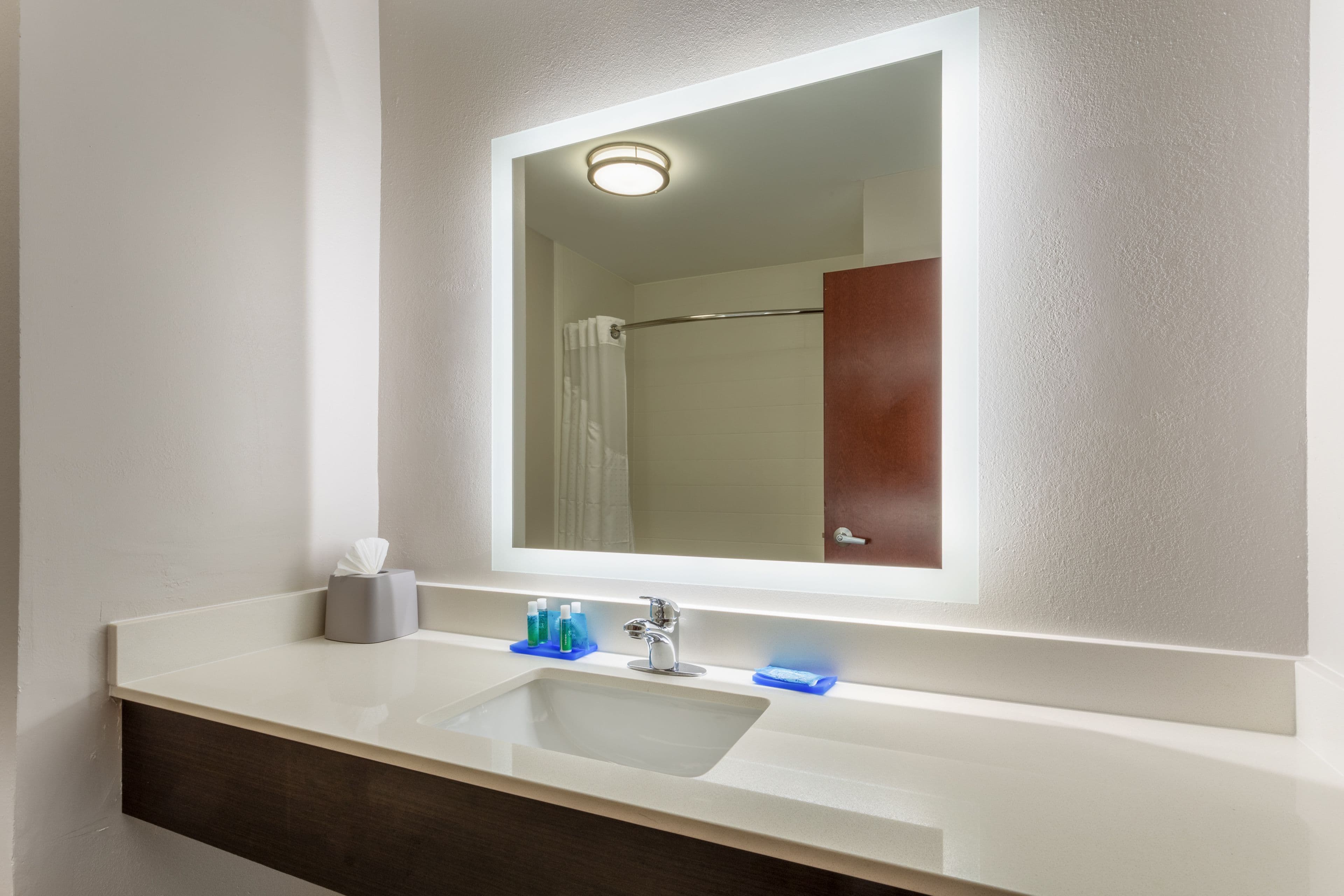 Holiday Inn Express & Suites Charlotte- Arrowood — 12