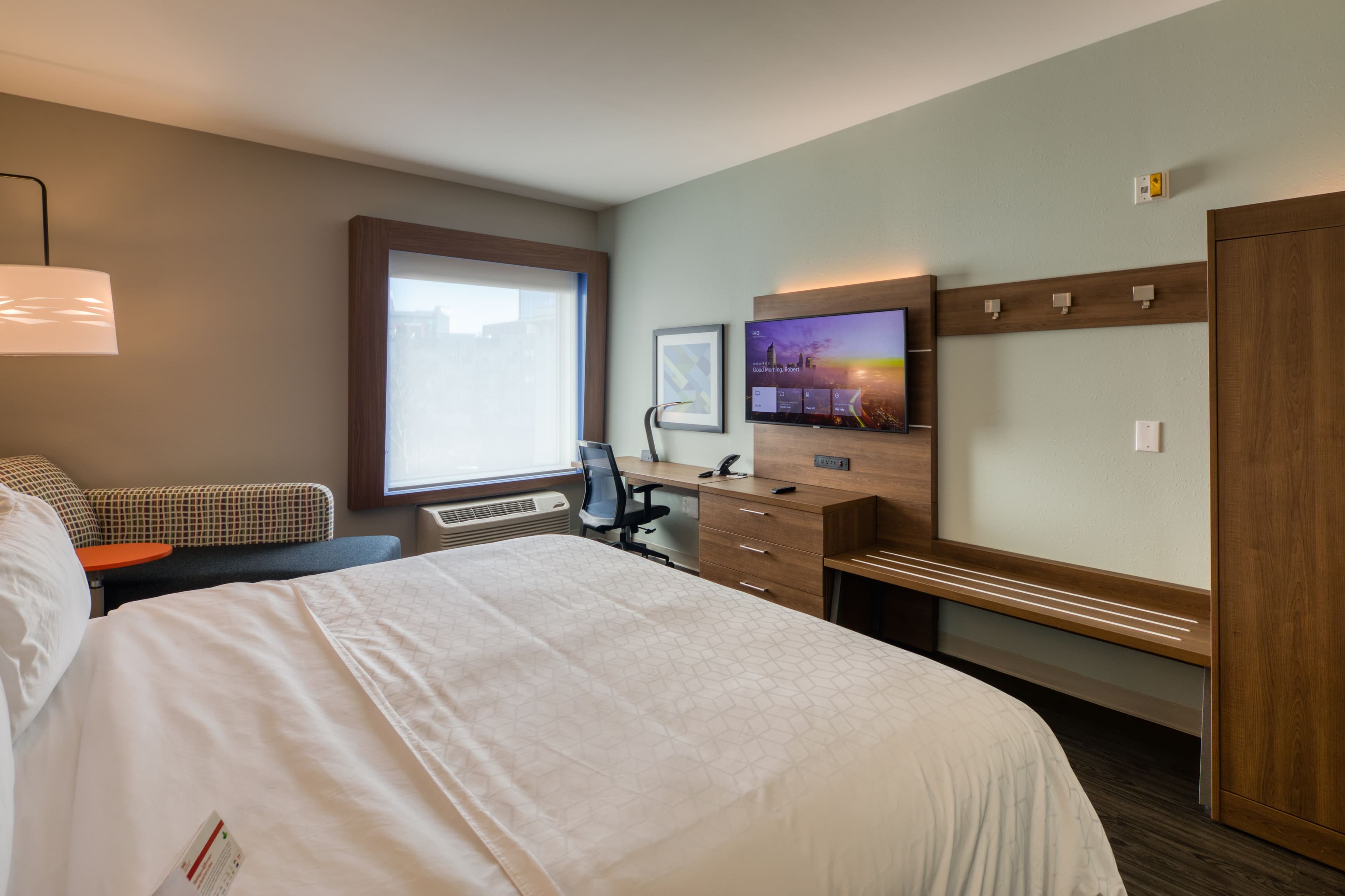 Holiday Inn Express & Suites Charlotte - South End — 7