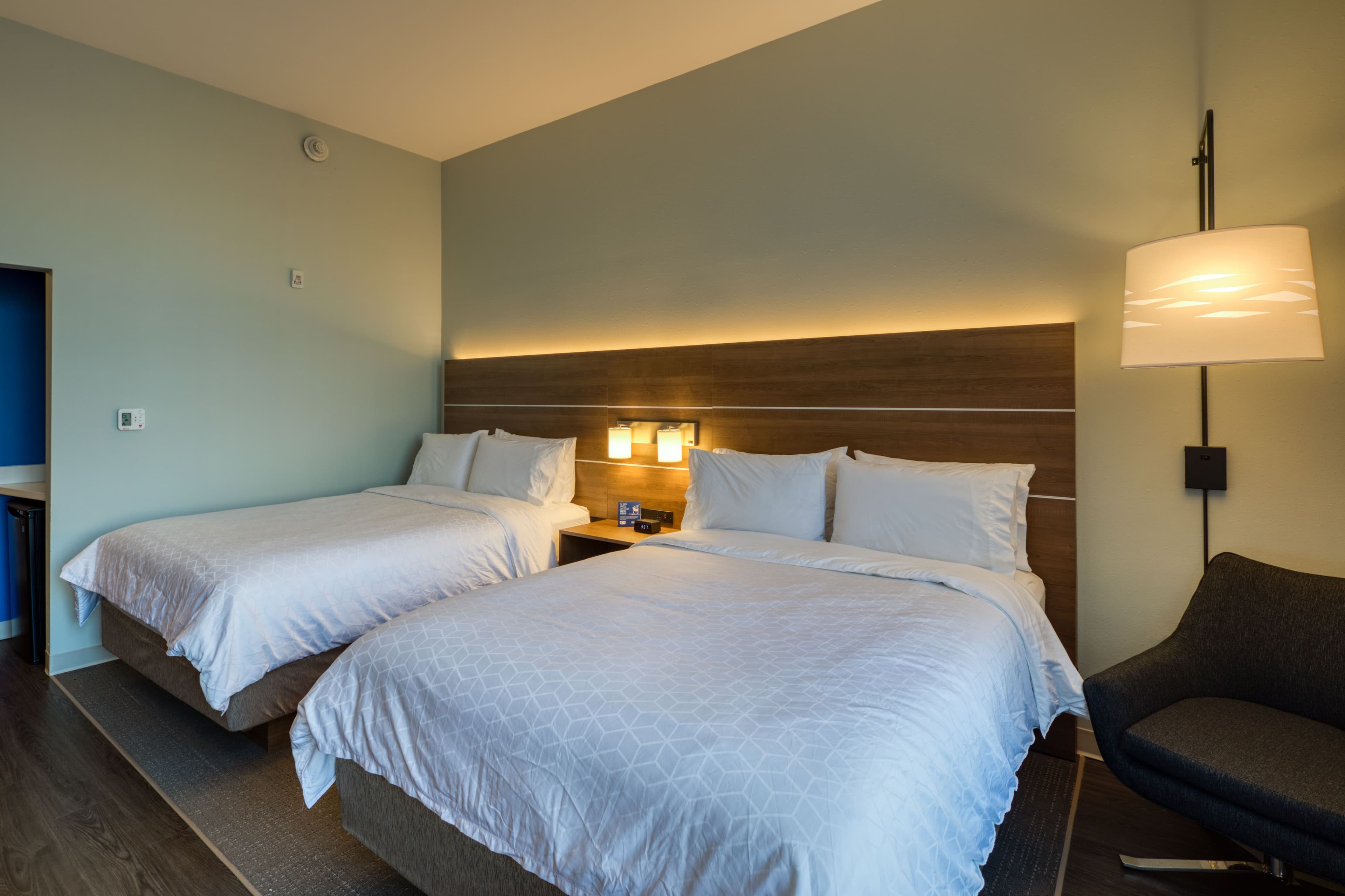 Holiday Inn Express & Suites Charlotte - South End — 11