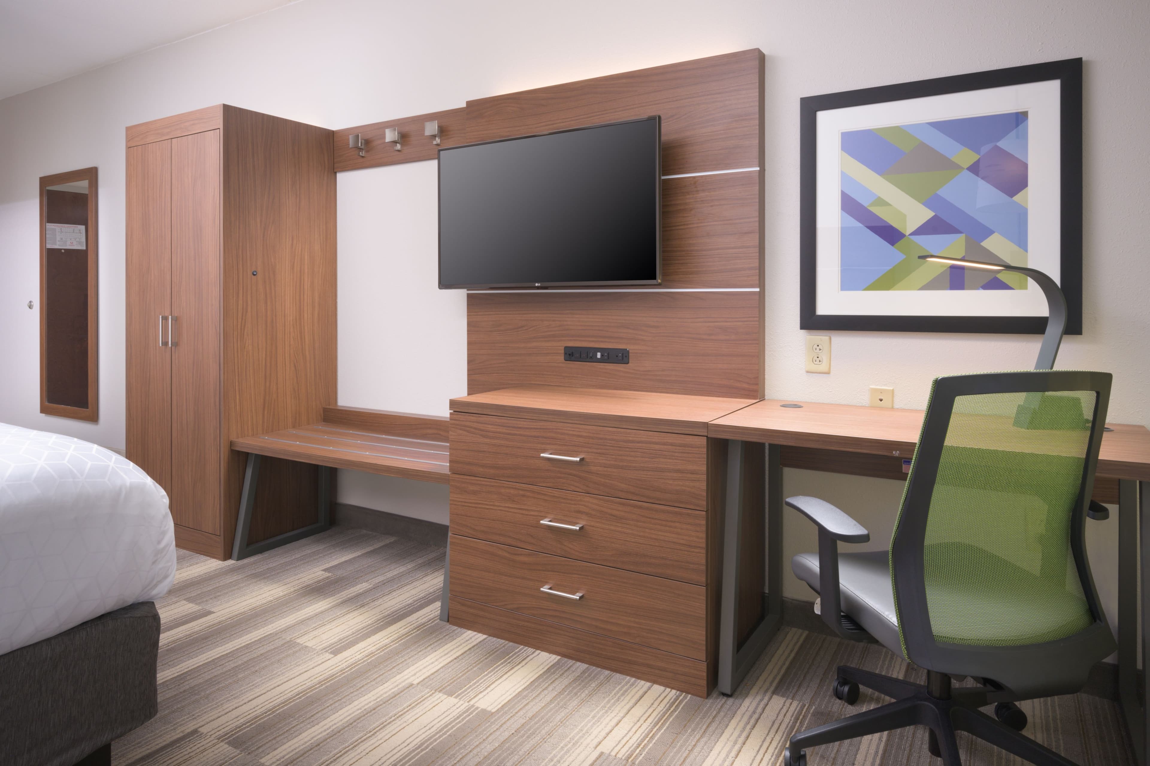 Holiday Inn Express & Suites Chattanooga Downtown — 6