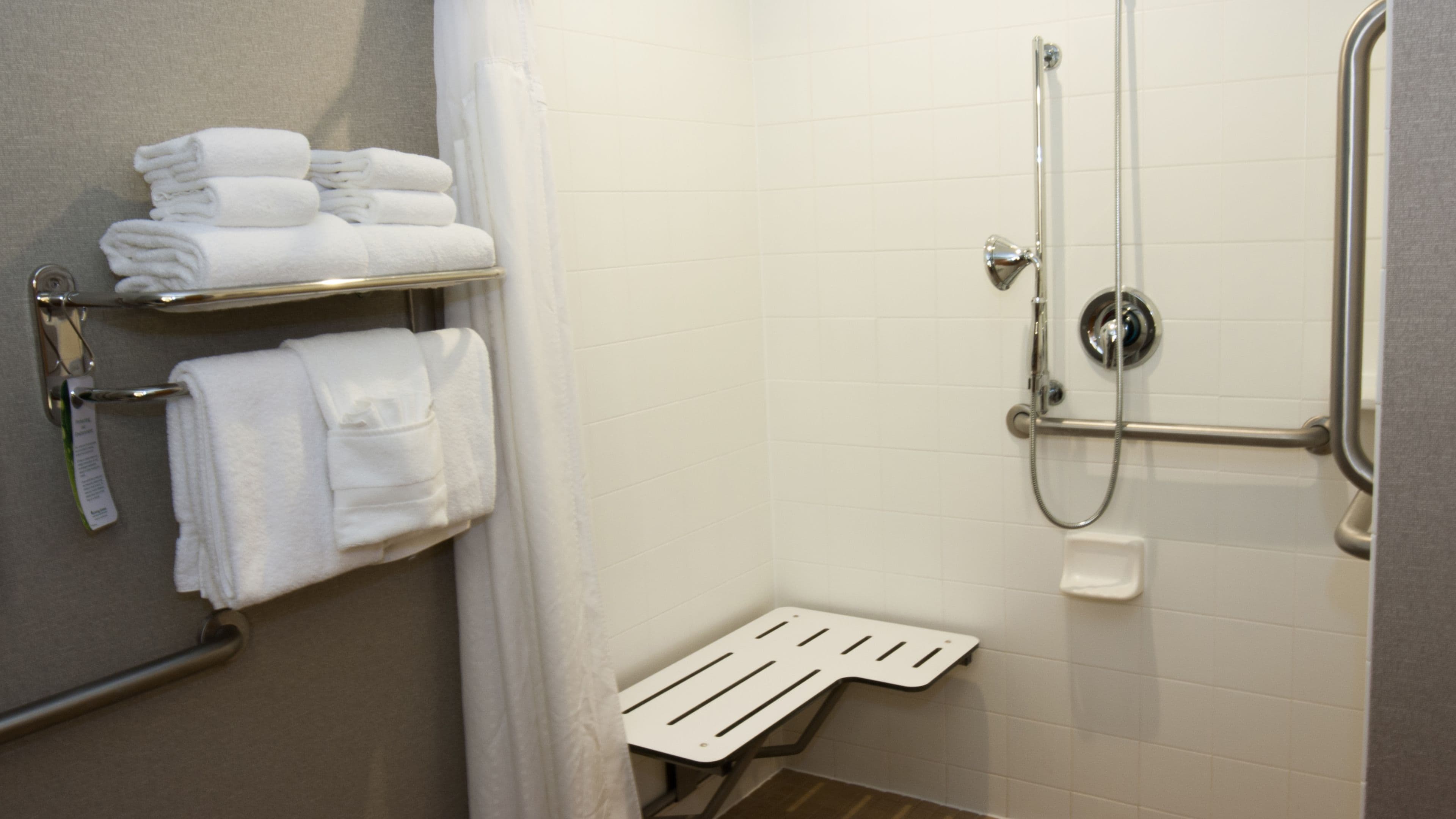 Holiday Inn Express & Suites Cheney — 12