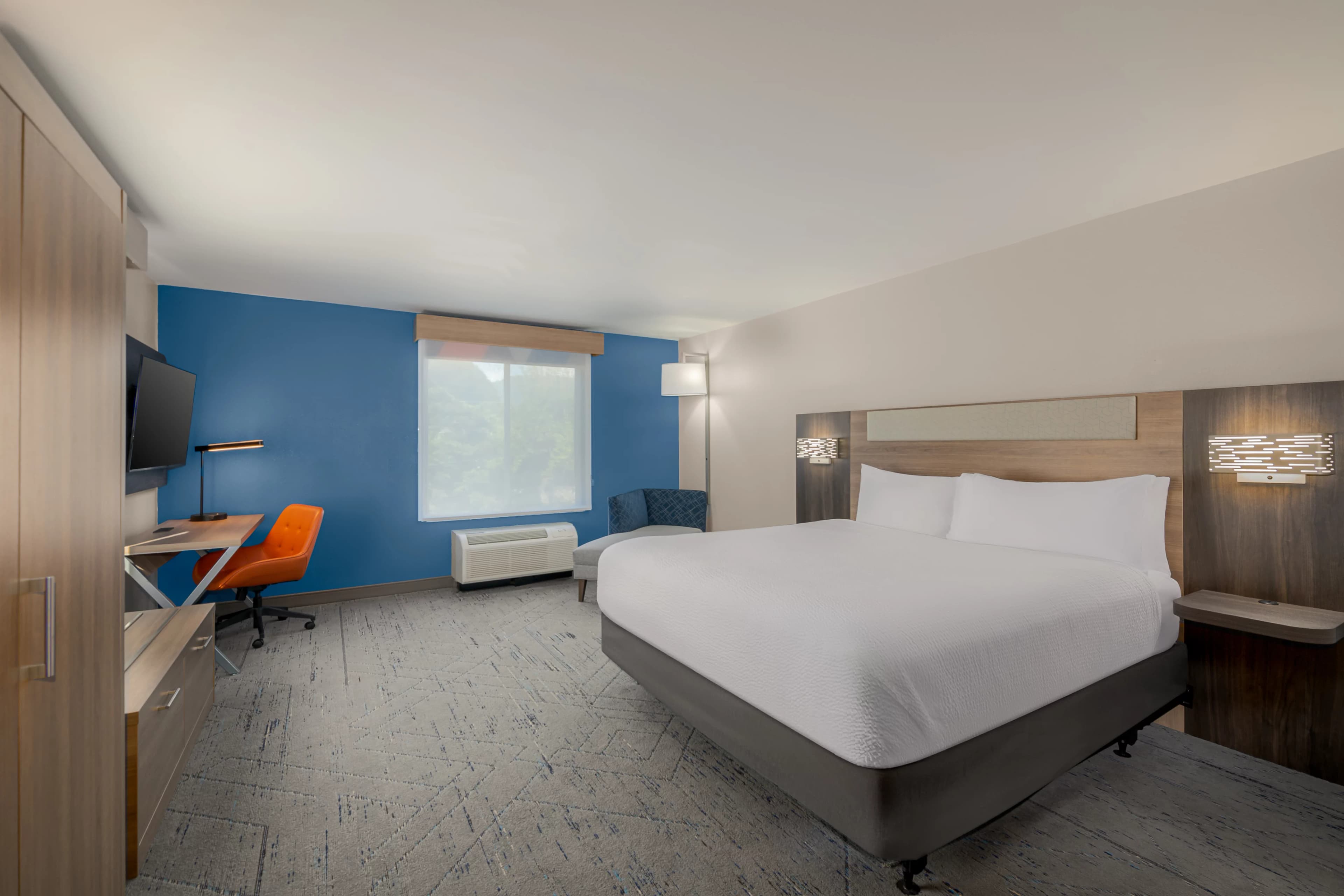 Holiday Inn Express & Suites Cherokee/Casino — 2