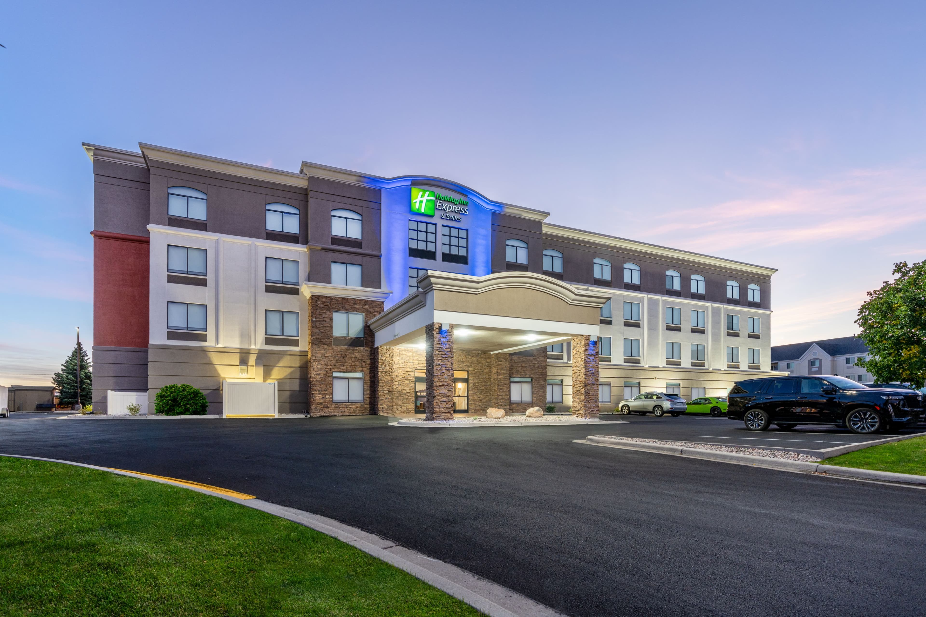 Holiday Inn Express & Suites Cheyenne - Image 1
