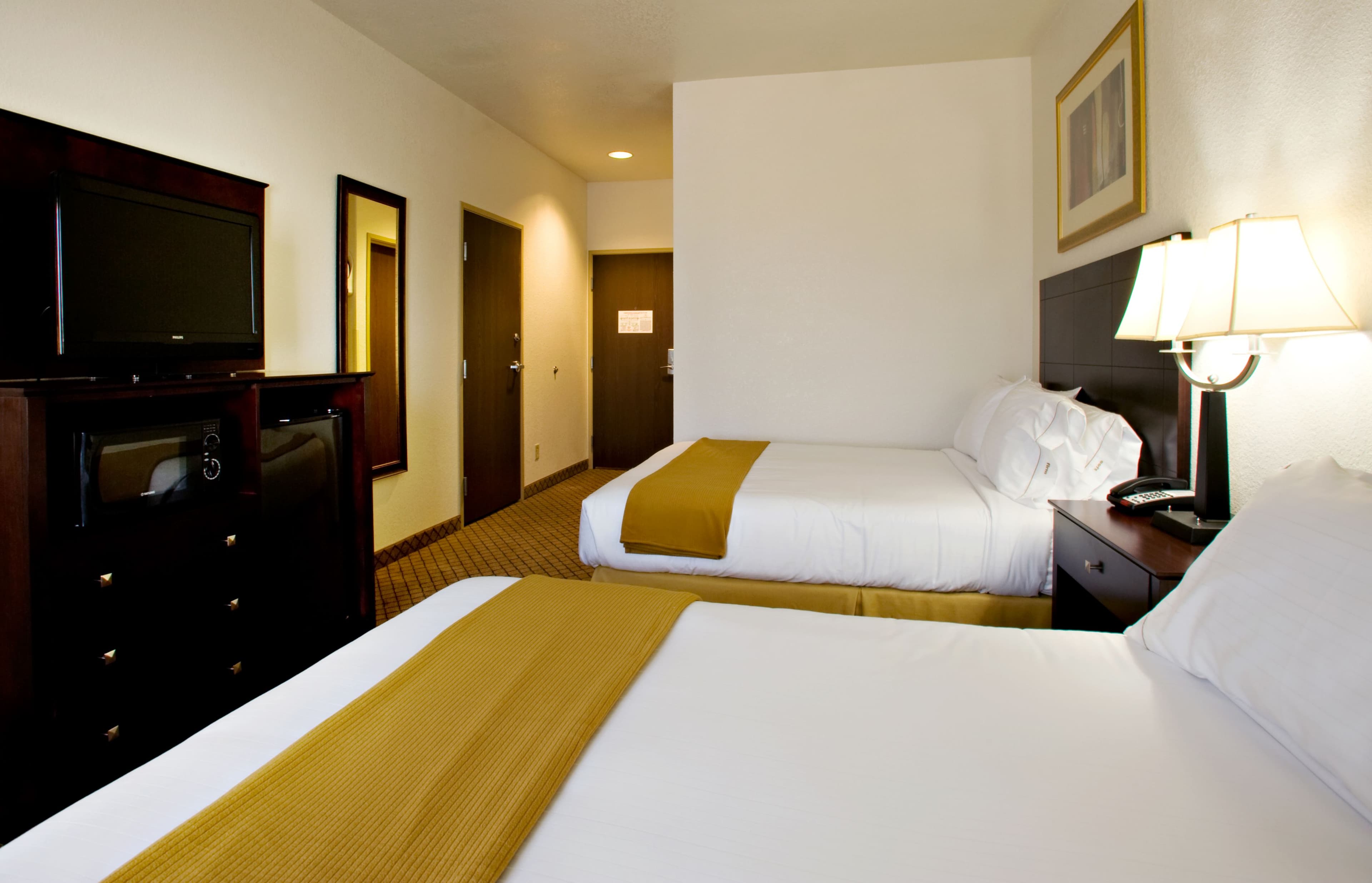Holiday Inn Express & Suites Childress — 7