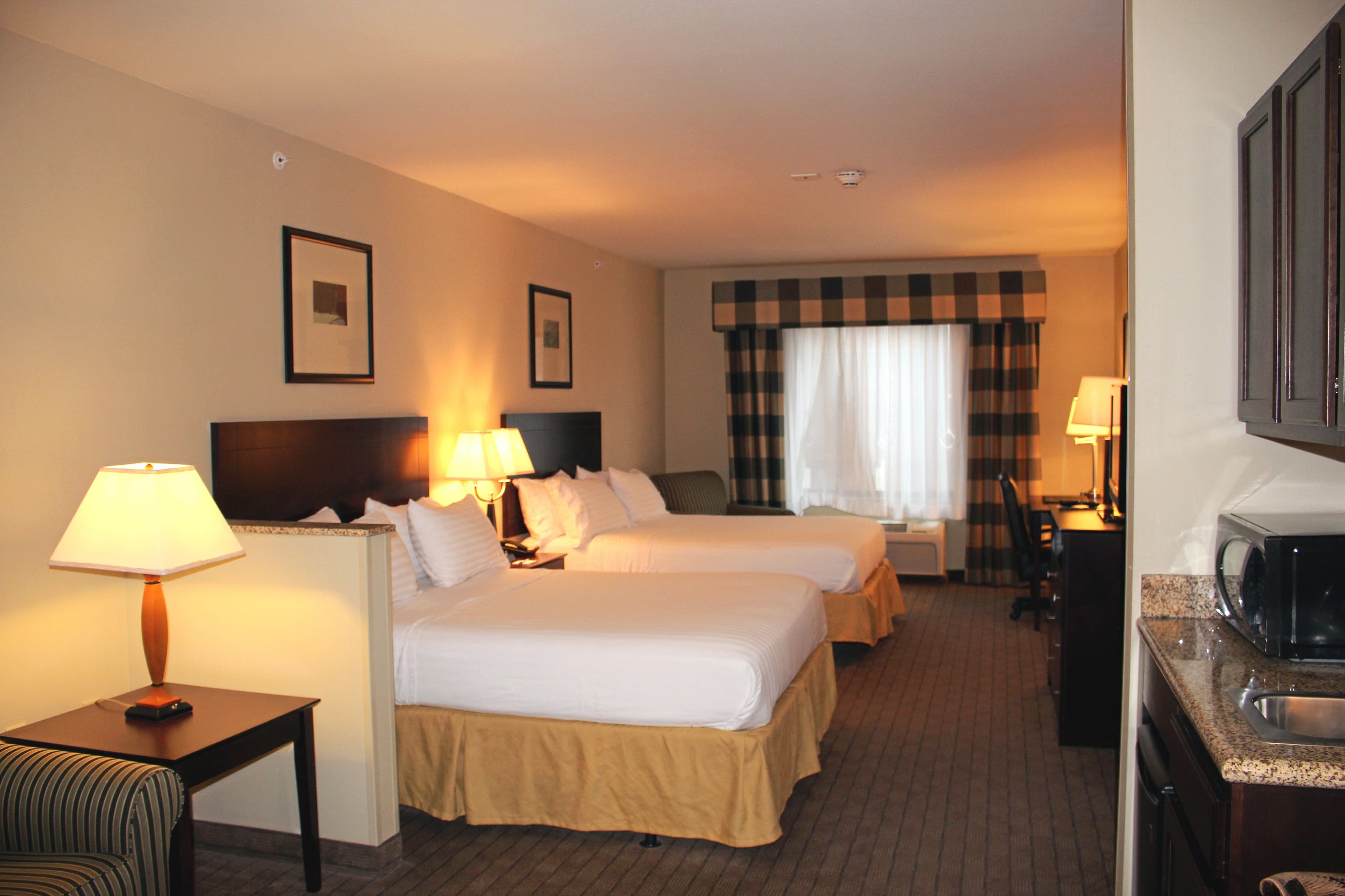 Holiday Inn Express & Suites Syracuse North - Airport Area — 20