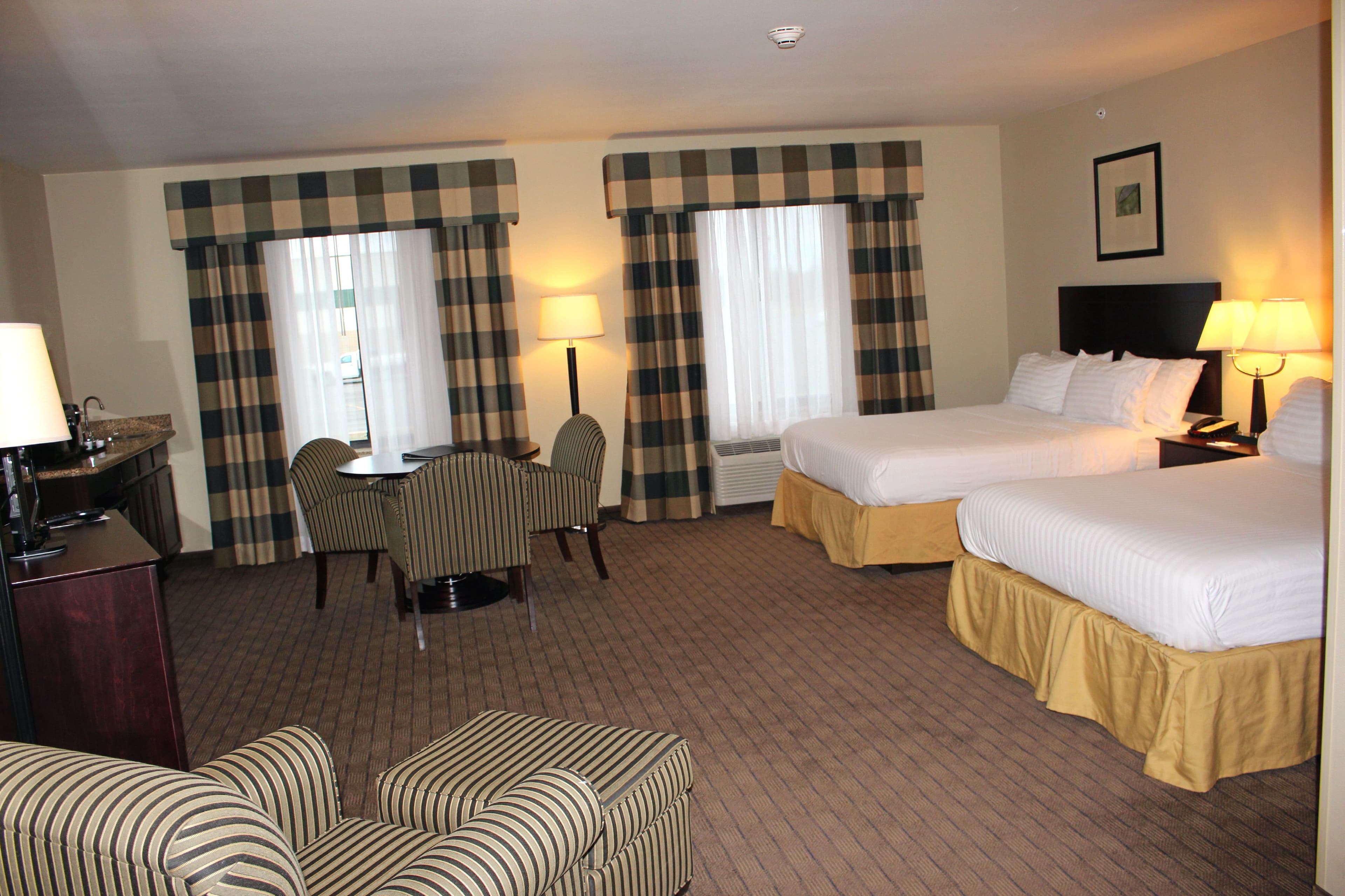 Holiday Inn Express & Suites Syracuse North - Airport Area — 10
