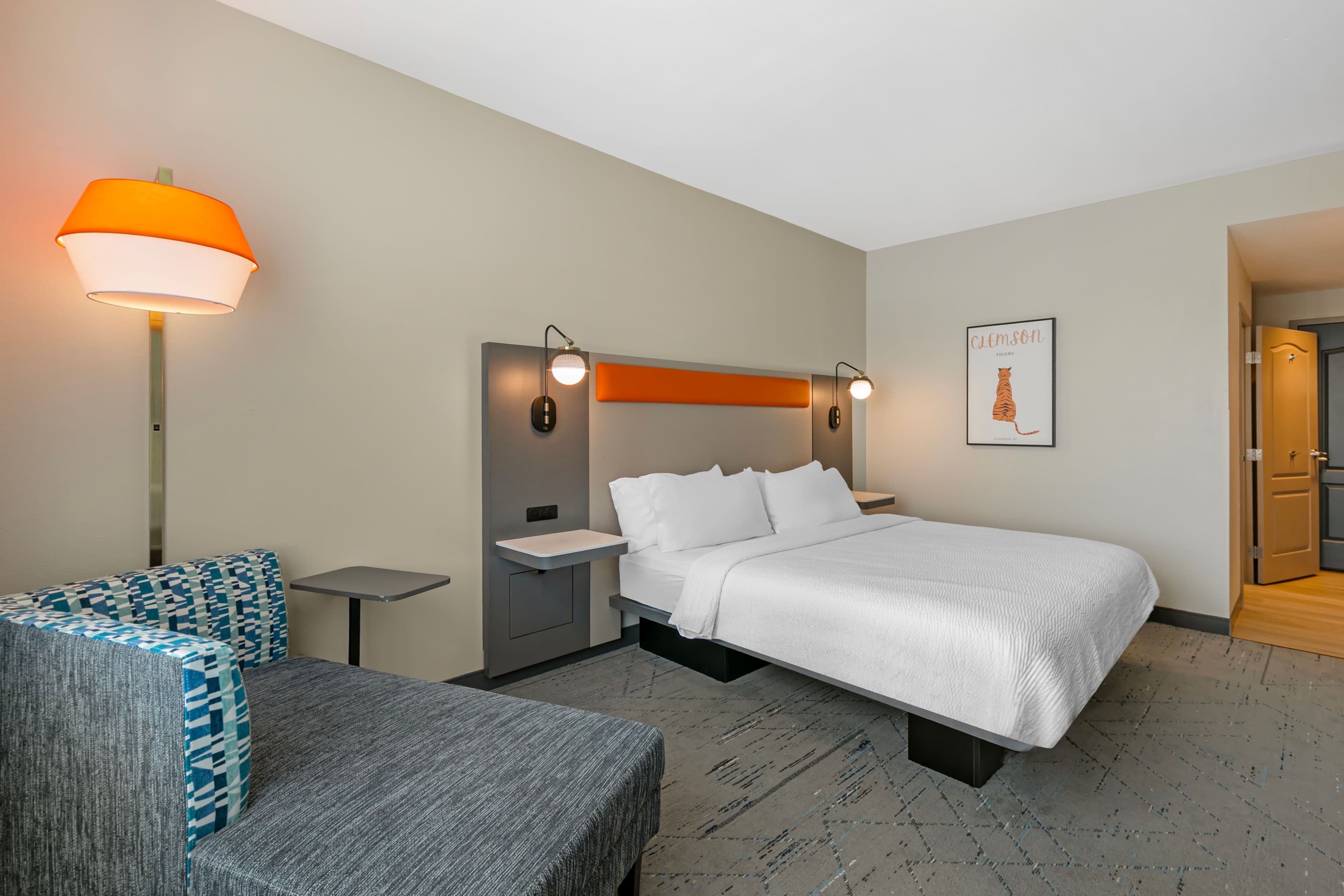 Holiday Inn Express & Suites Clemson - Univ Area — 6