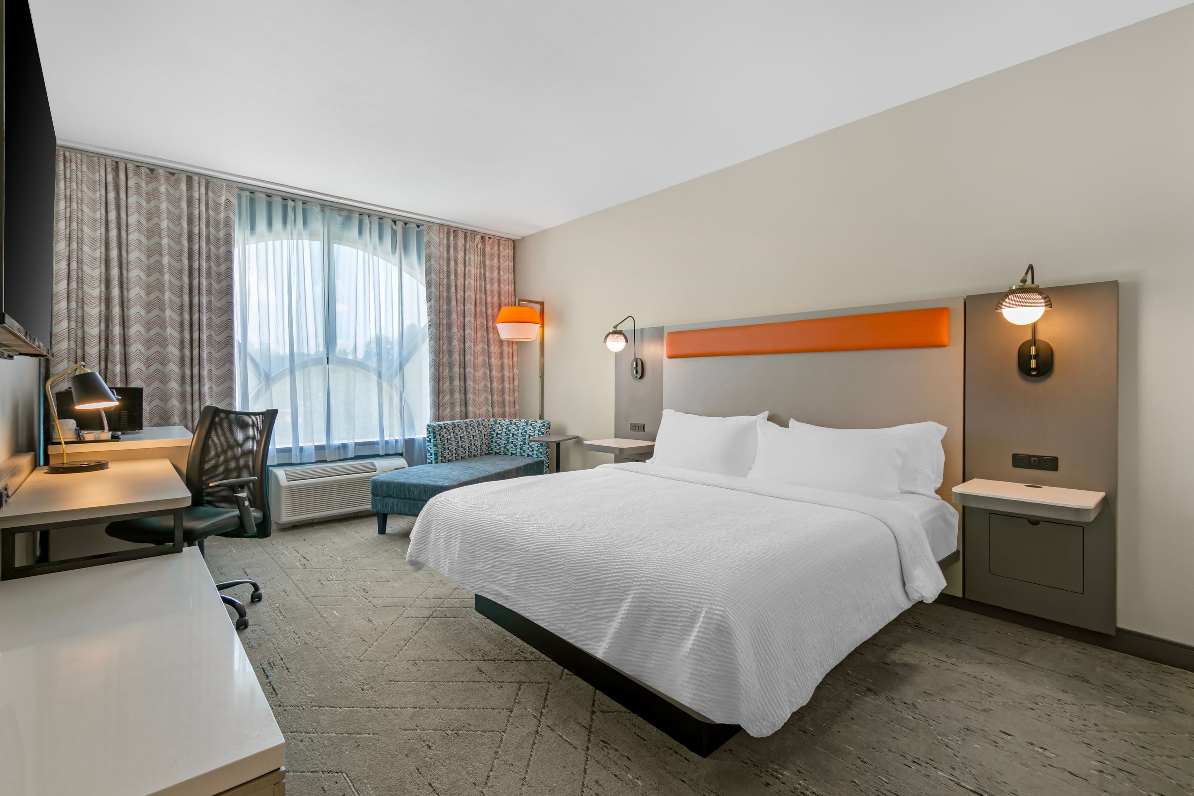 Holiday Inn Express & Suites Clemson - Univ Area — 7