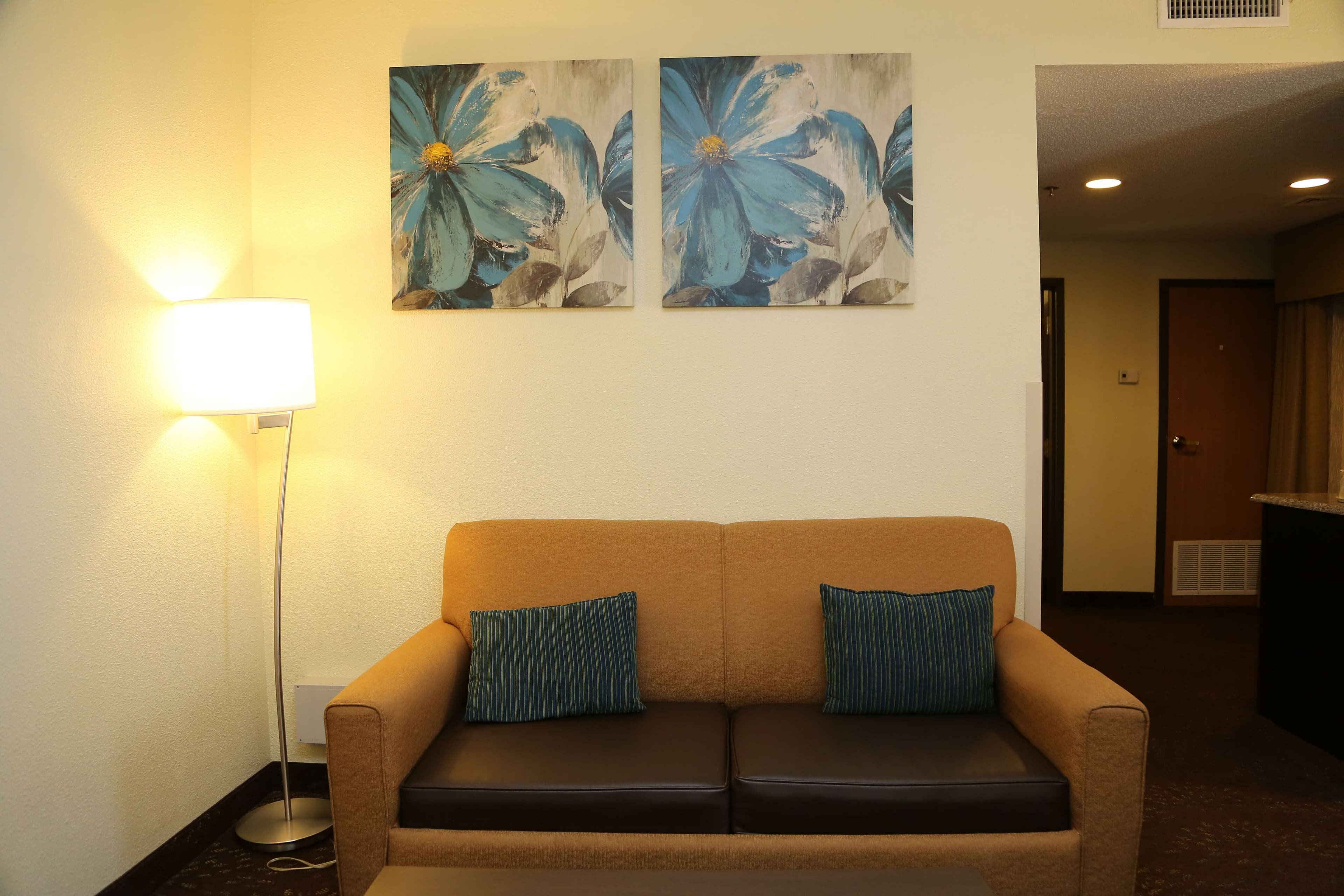 Holiday Inn Express & Suites Cleveland — 11