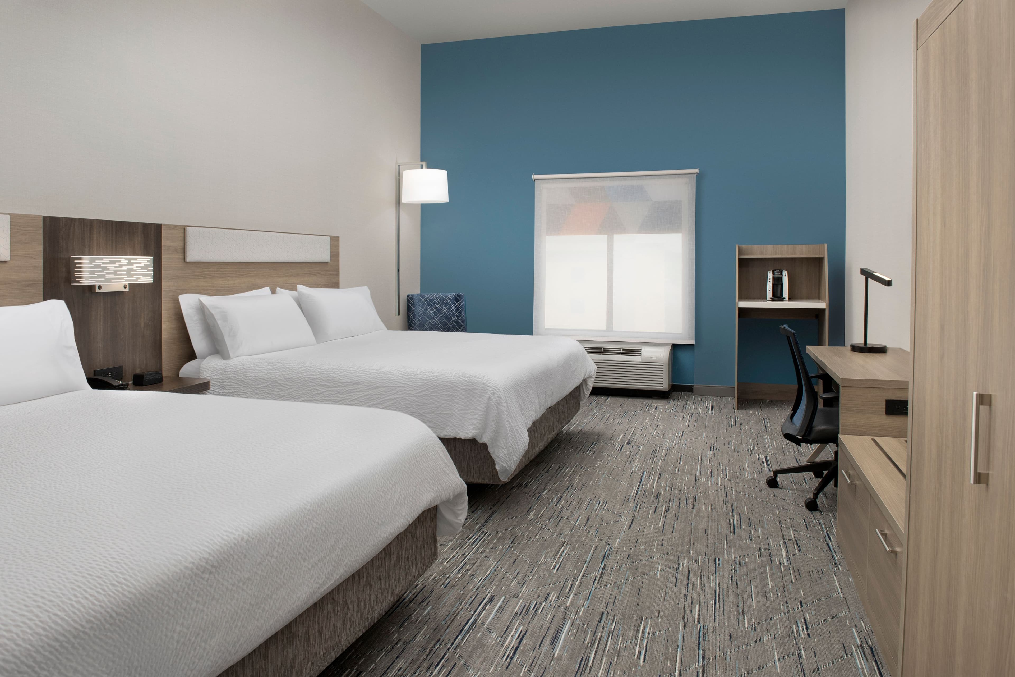 Holiday Inn Express & Suites Knoxville-Clinton — 12