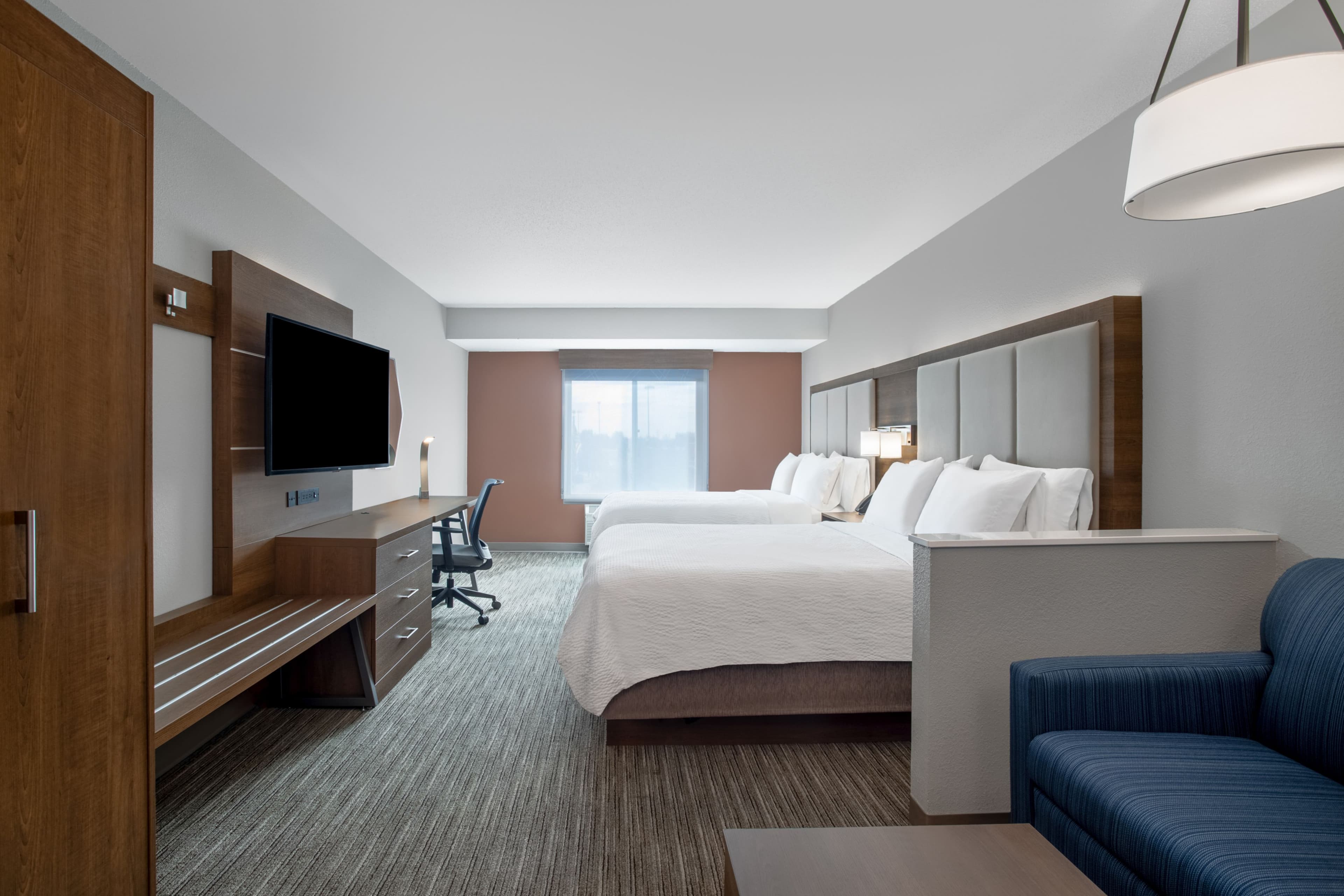 Holiday Inn Express & Suites Clinton — 17