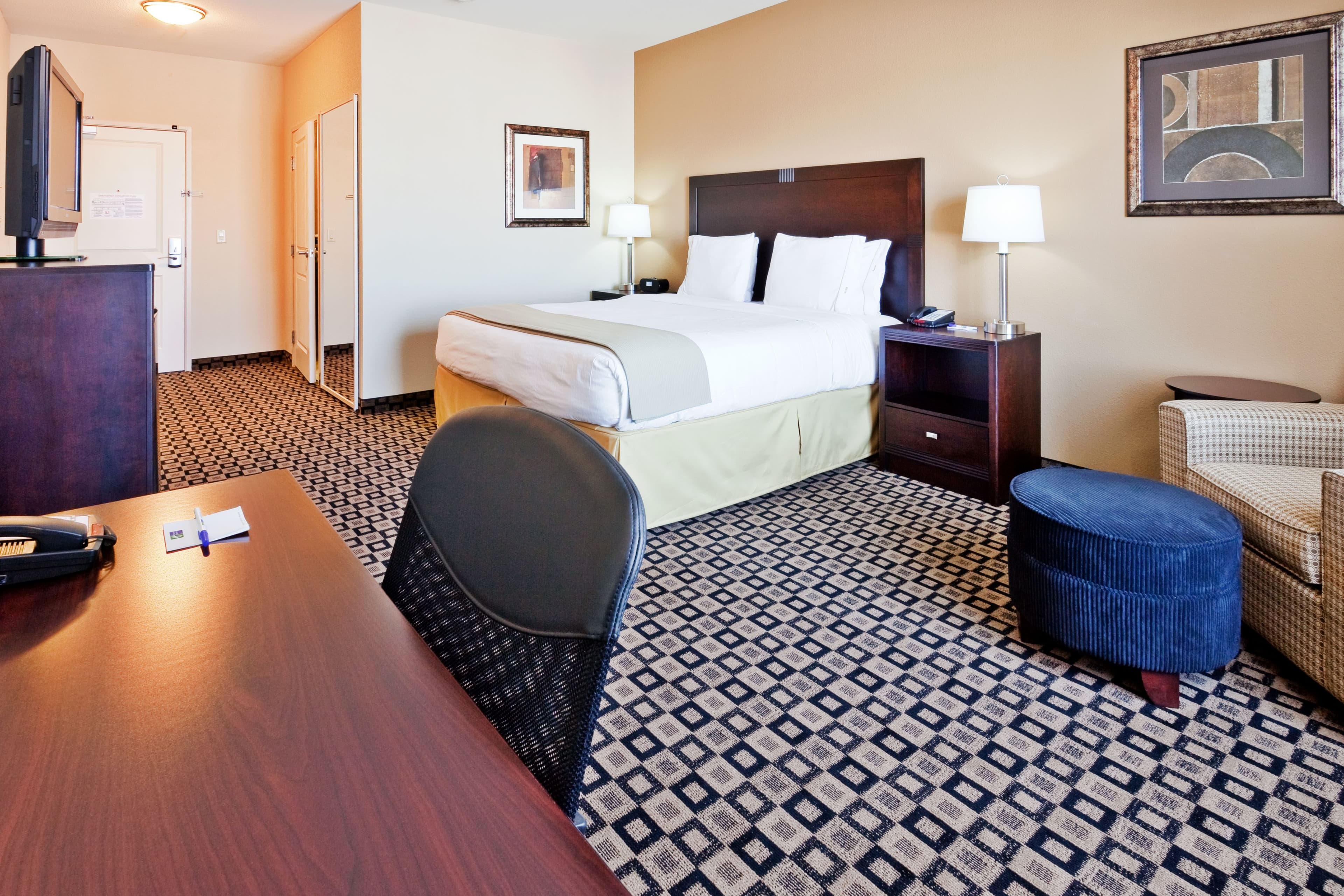 Holiday Inn Express & Suites Clovis — 15