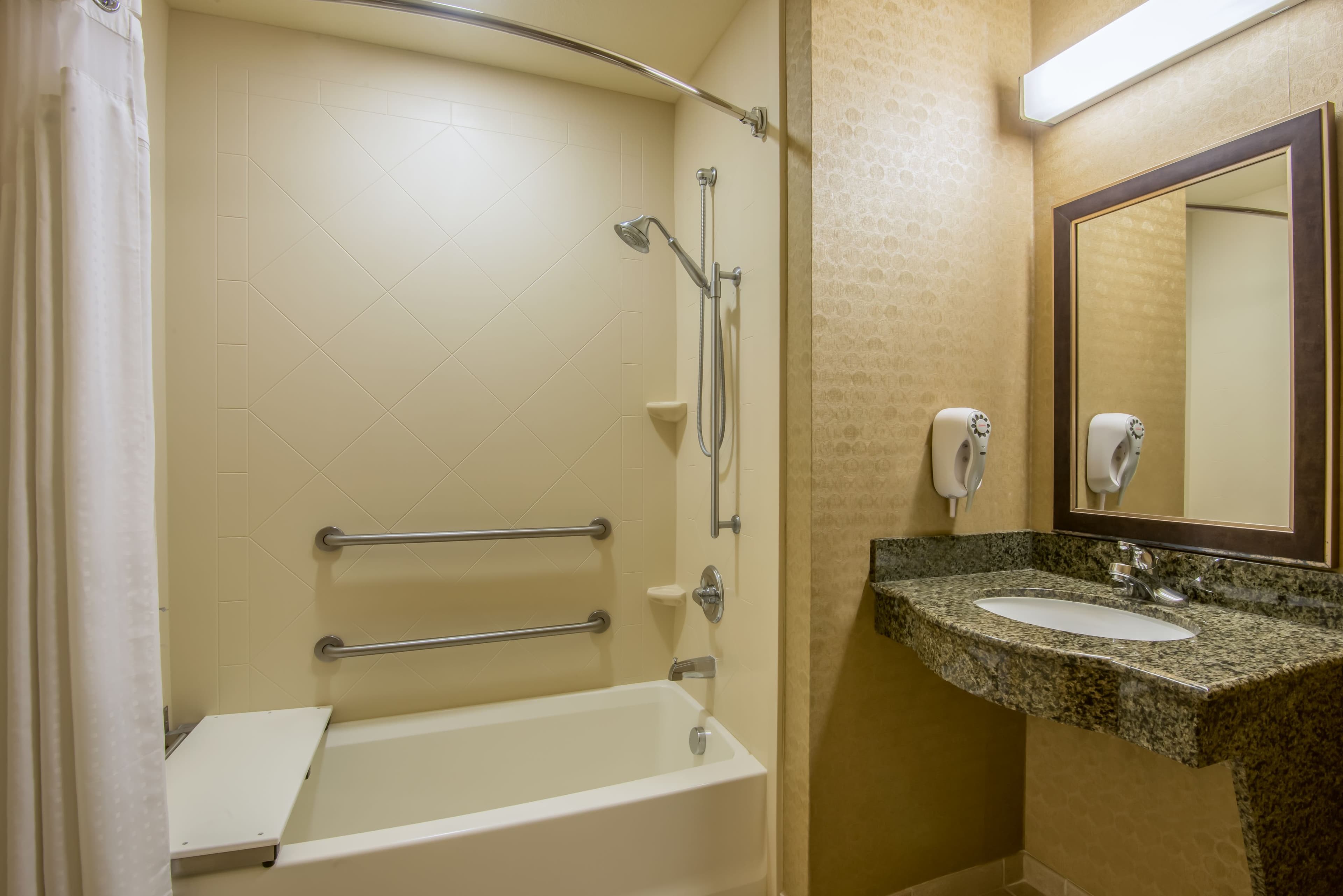 Holiday Inn Express & Suites Clovis — 13