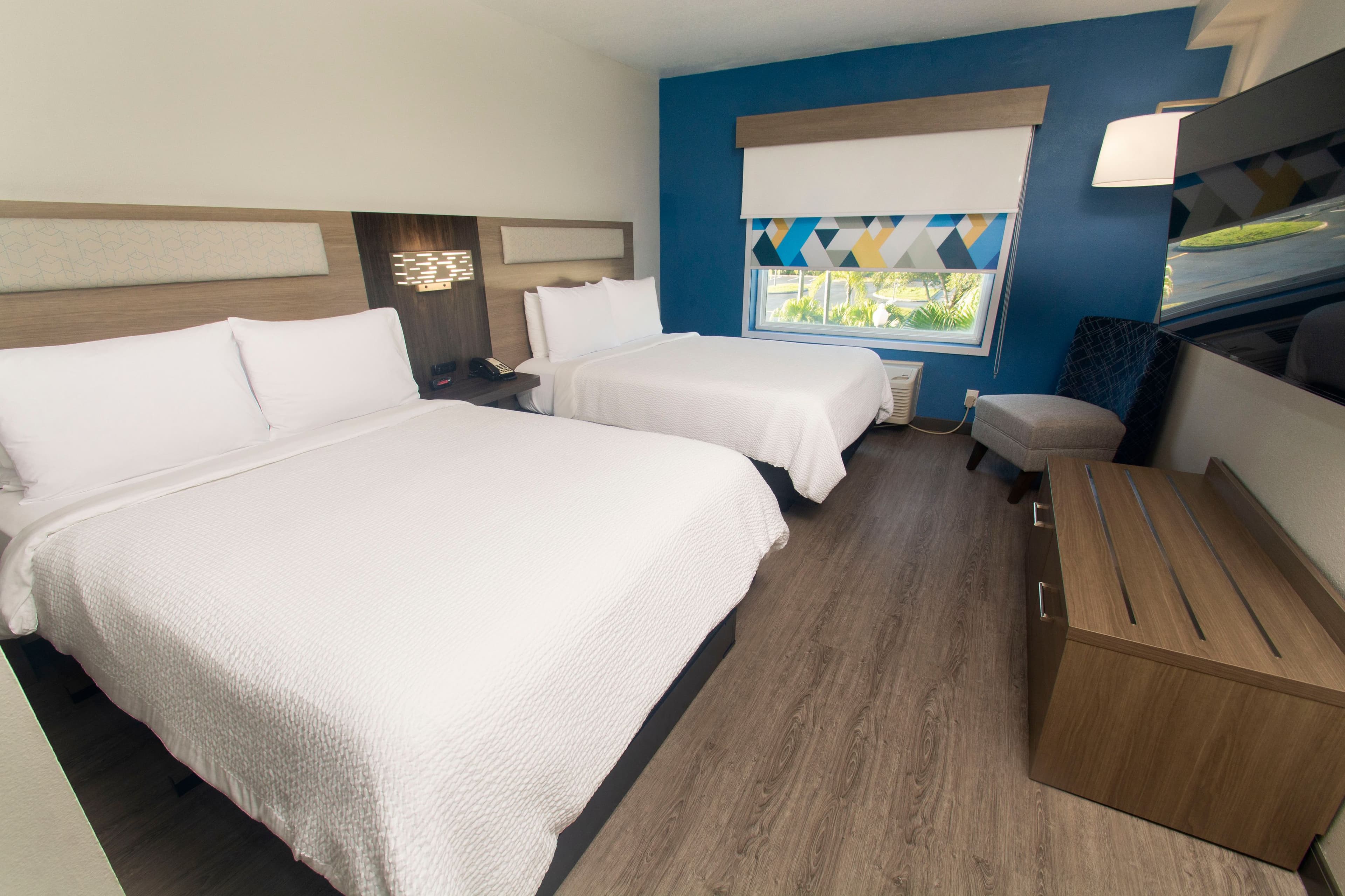 Holiday Inn Express & Suites Cocoa — 9