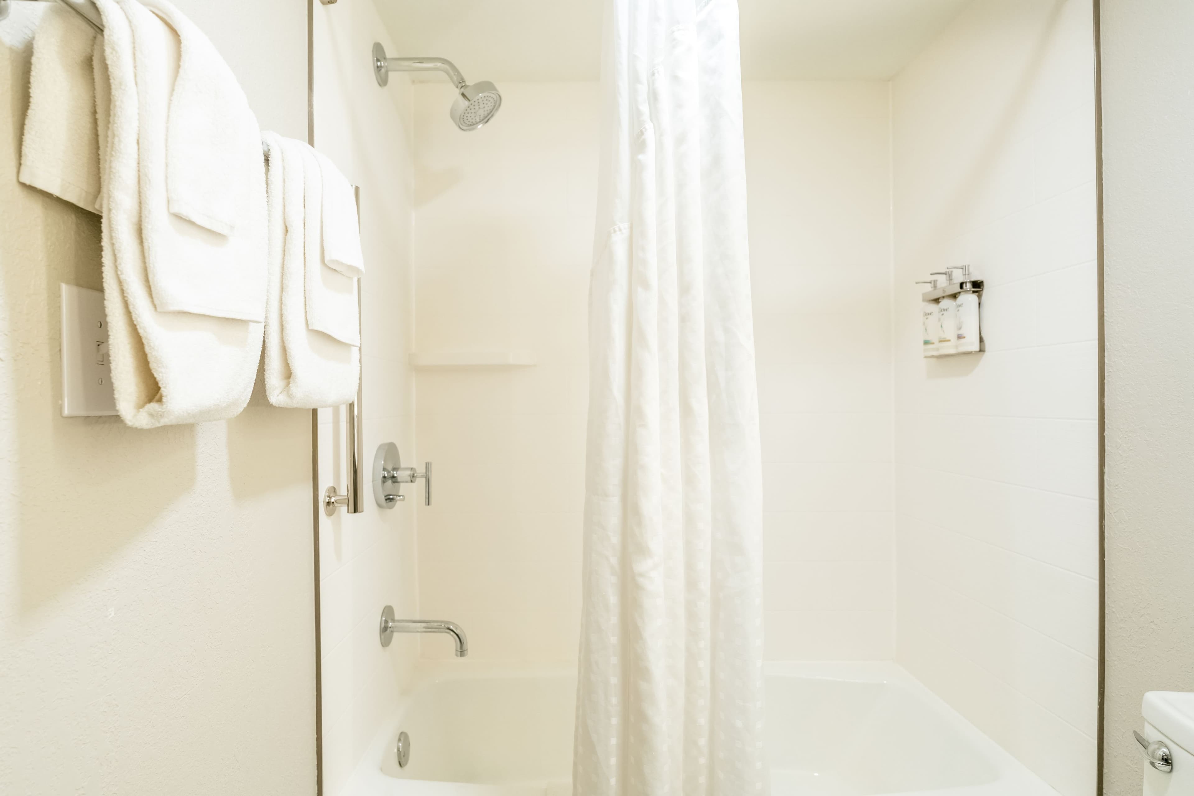 Holiday Inn Express & Suites Cocoa Beach — 8