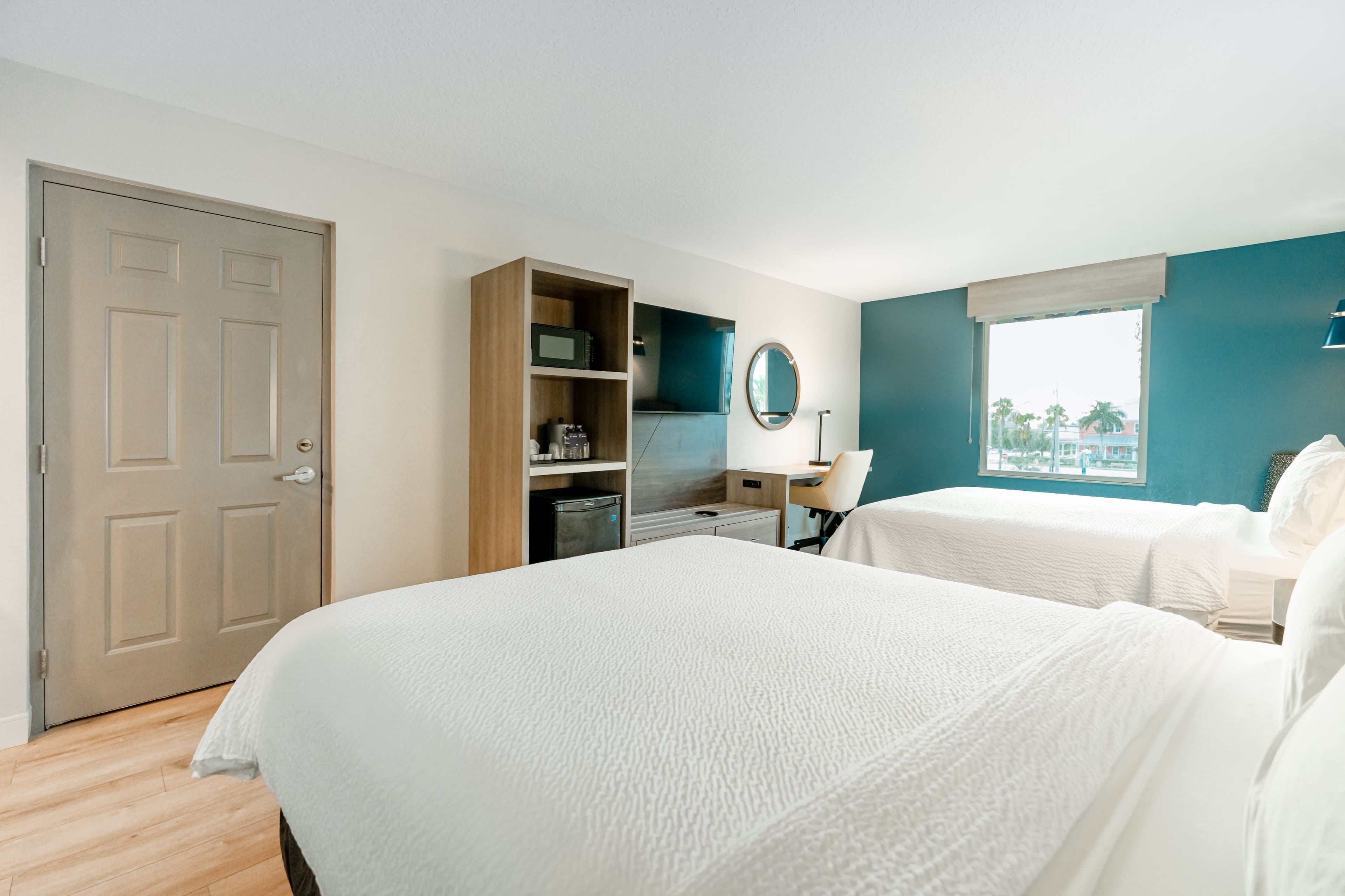 Holiday Inn Express & Suites Cocoa Beach — 9