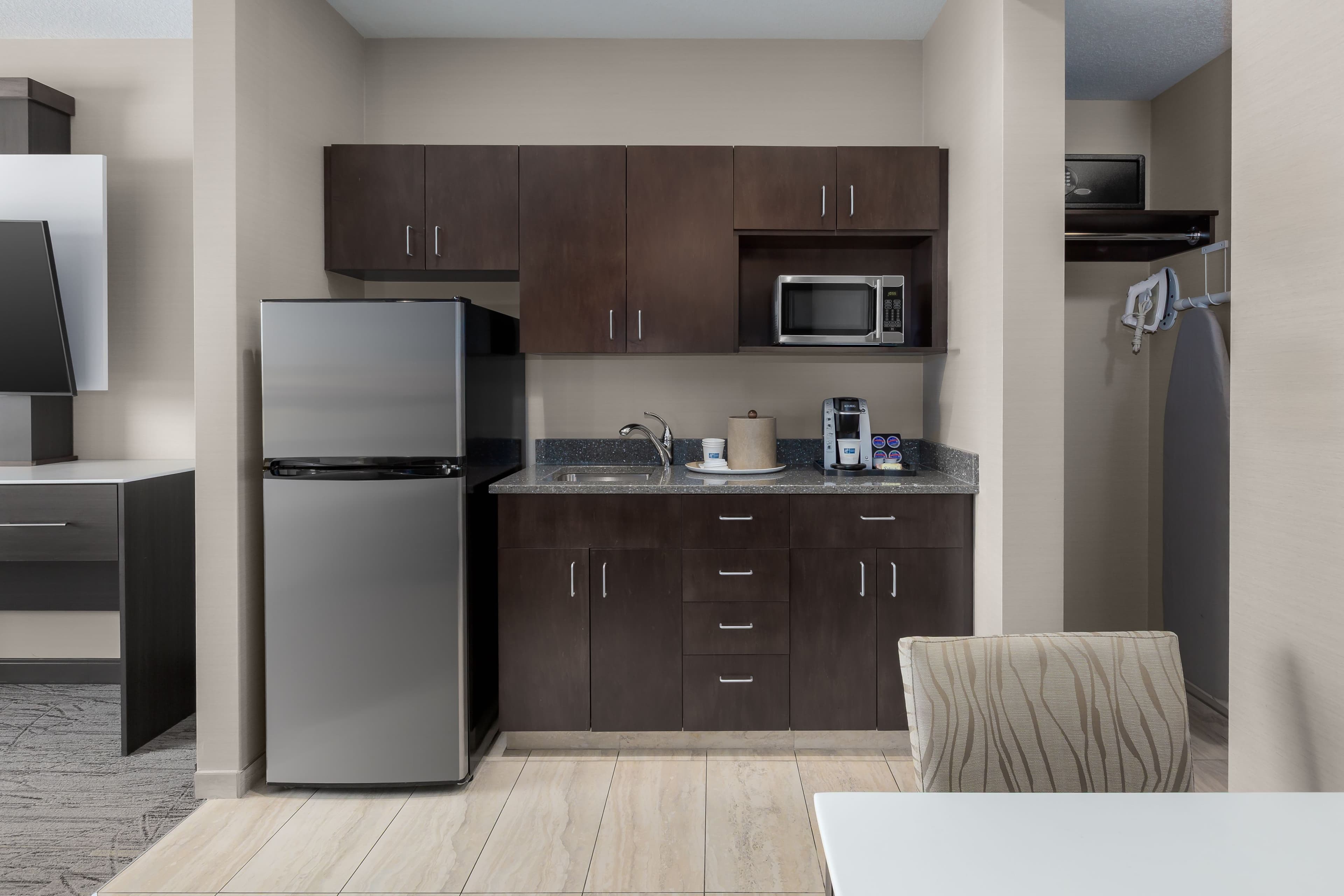 Holiday Inn Express & Suites Cold Lake — 4