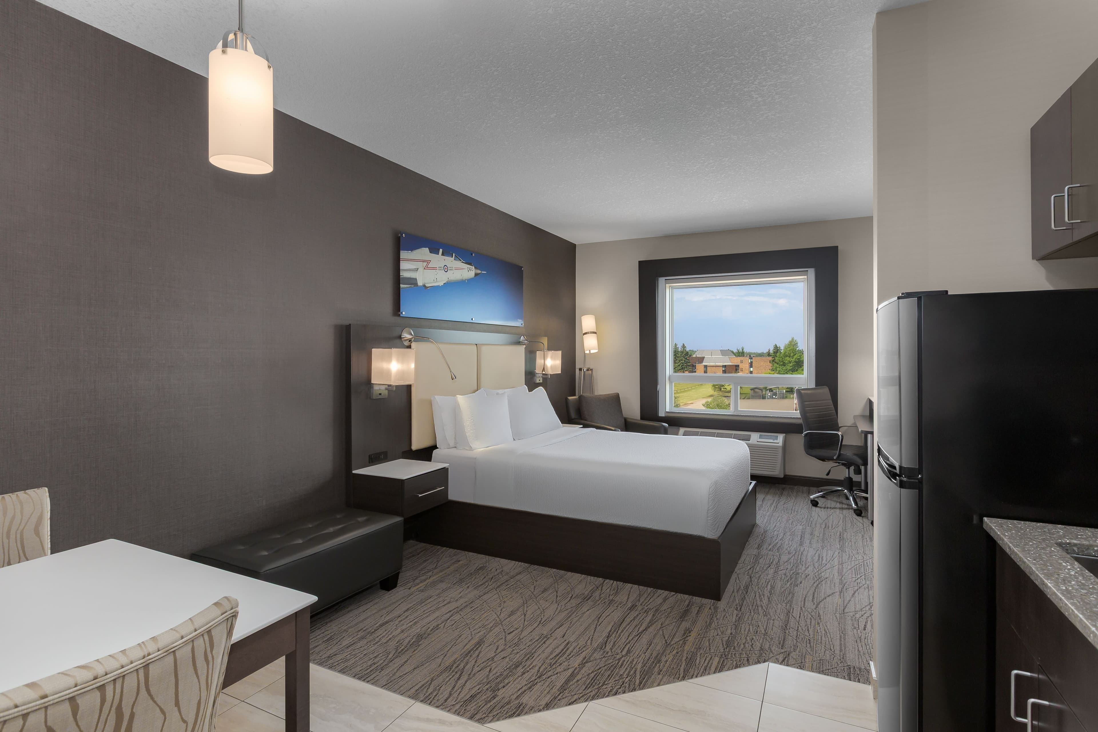 Holiday Inn Express & Suites Cold Lake — 7